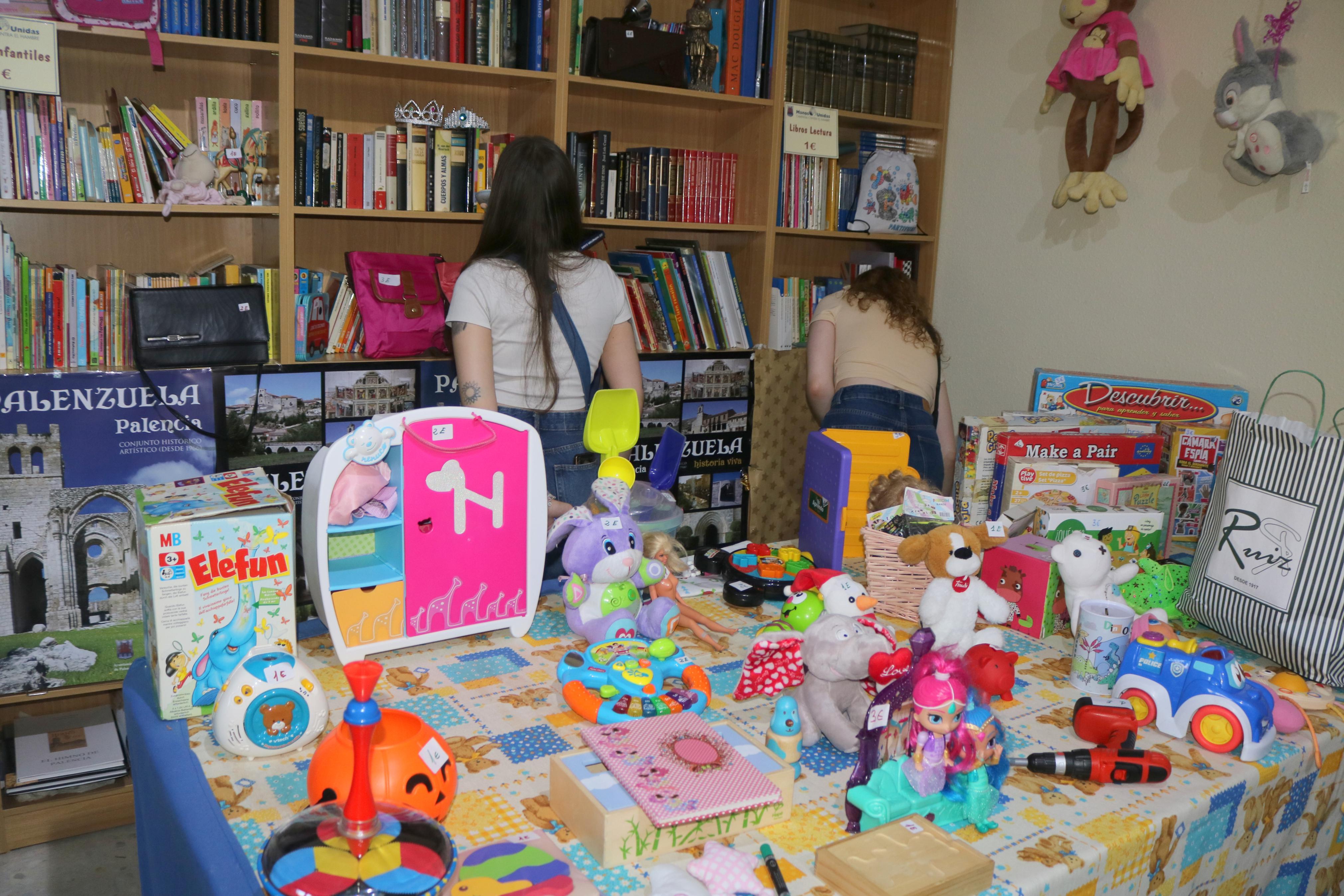 Mercadillo Solidario a favor de Manos Unidas en Palenzuela
