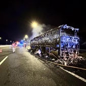 Arde un autobús con pasajeros en la autopista a la altura de San Rafael