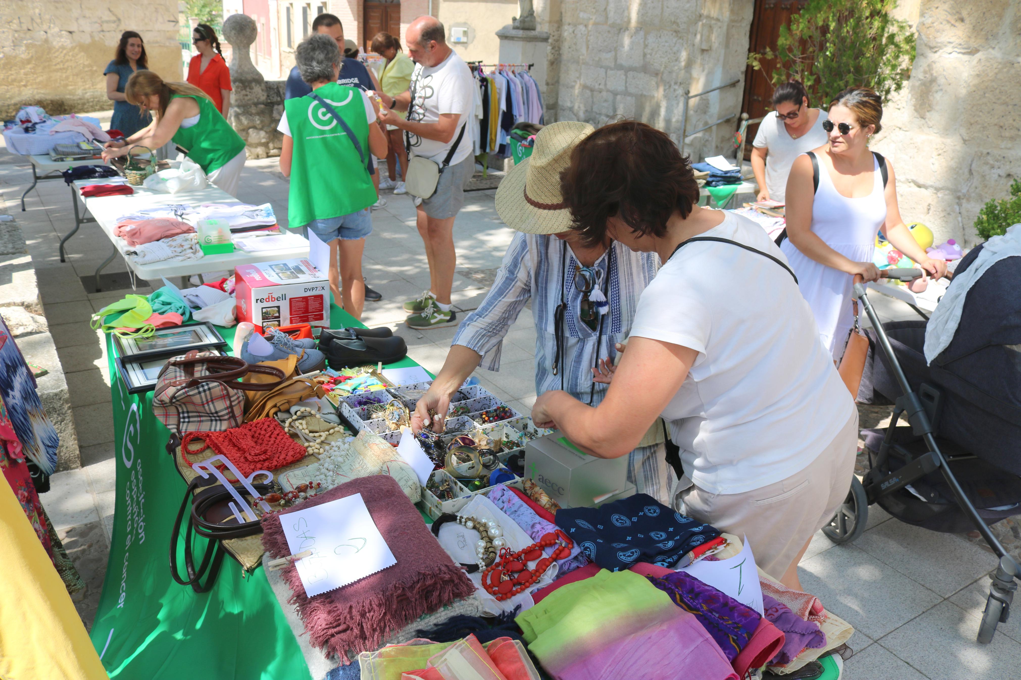 Mercado Solidario de Segunda Mano en Antigüedad