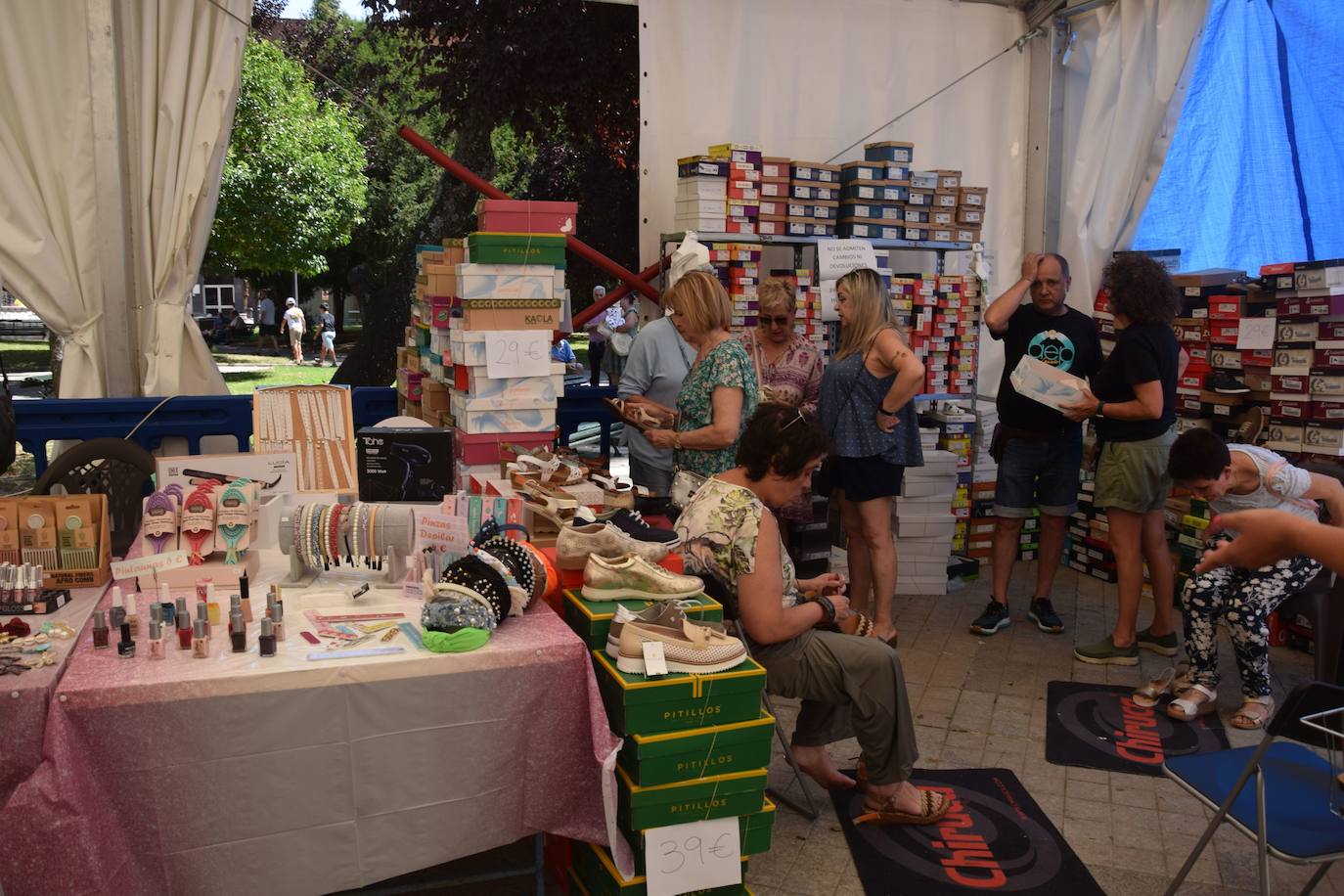 Gran afluencia de asistentes en la Feria del Comercio en Guardo