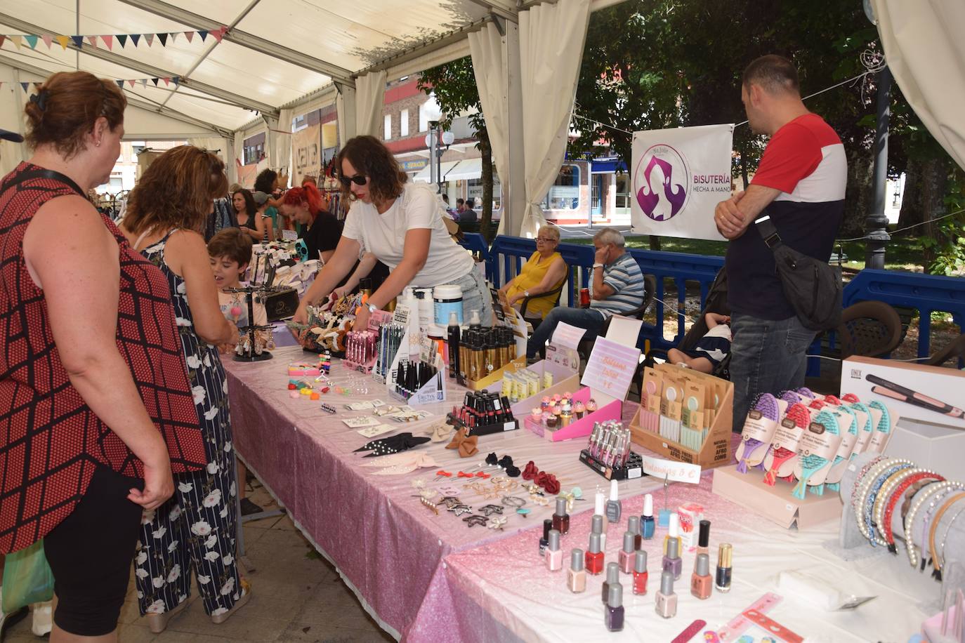 Gran afluencia de asistentes en la Feria del Comercio en Guardo