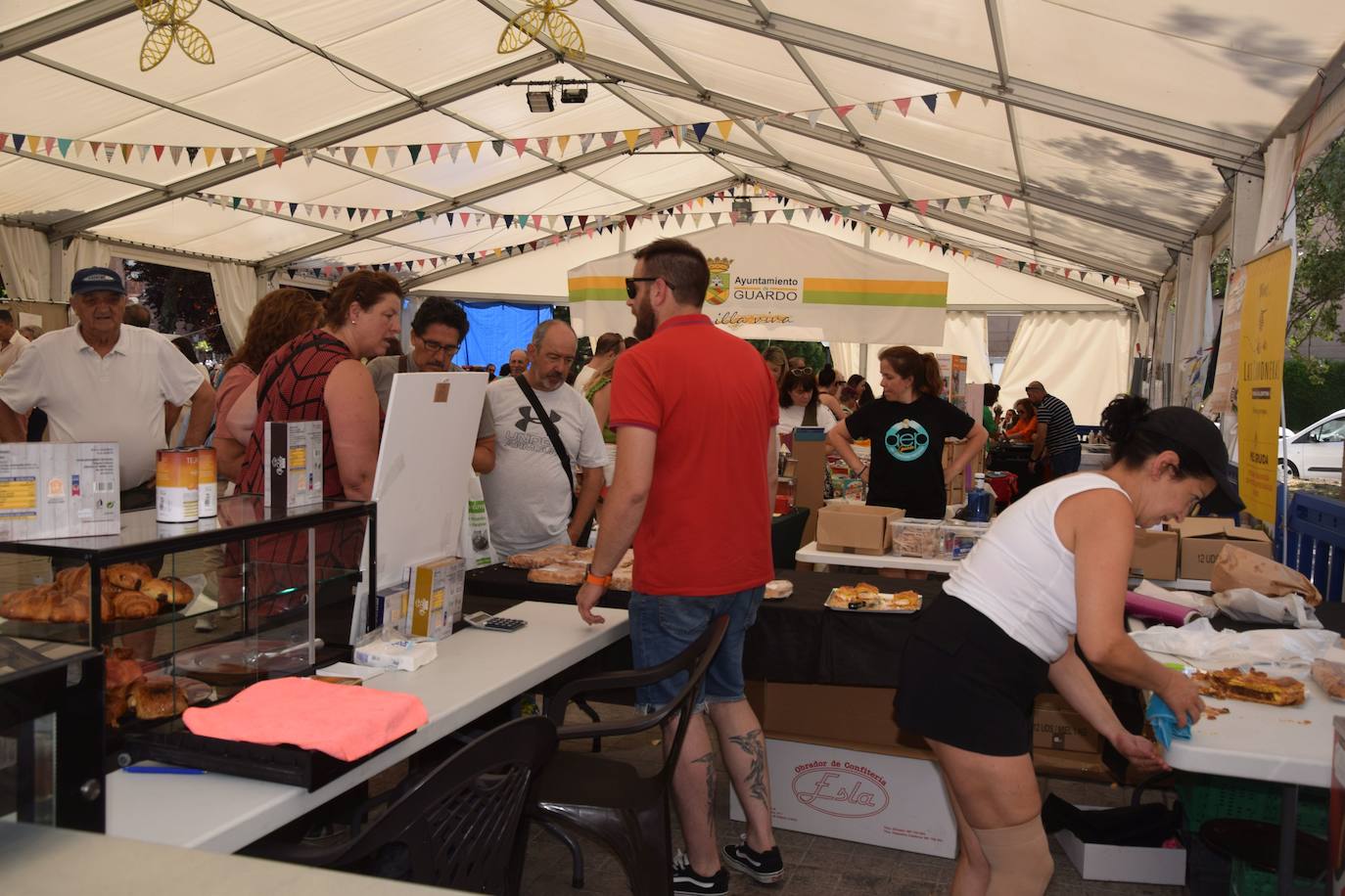 Gran afluencia de asistentes en la Feria del Comercio en Guardo