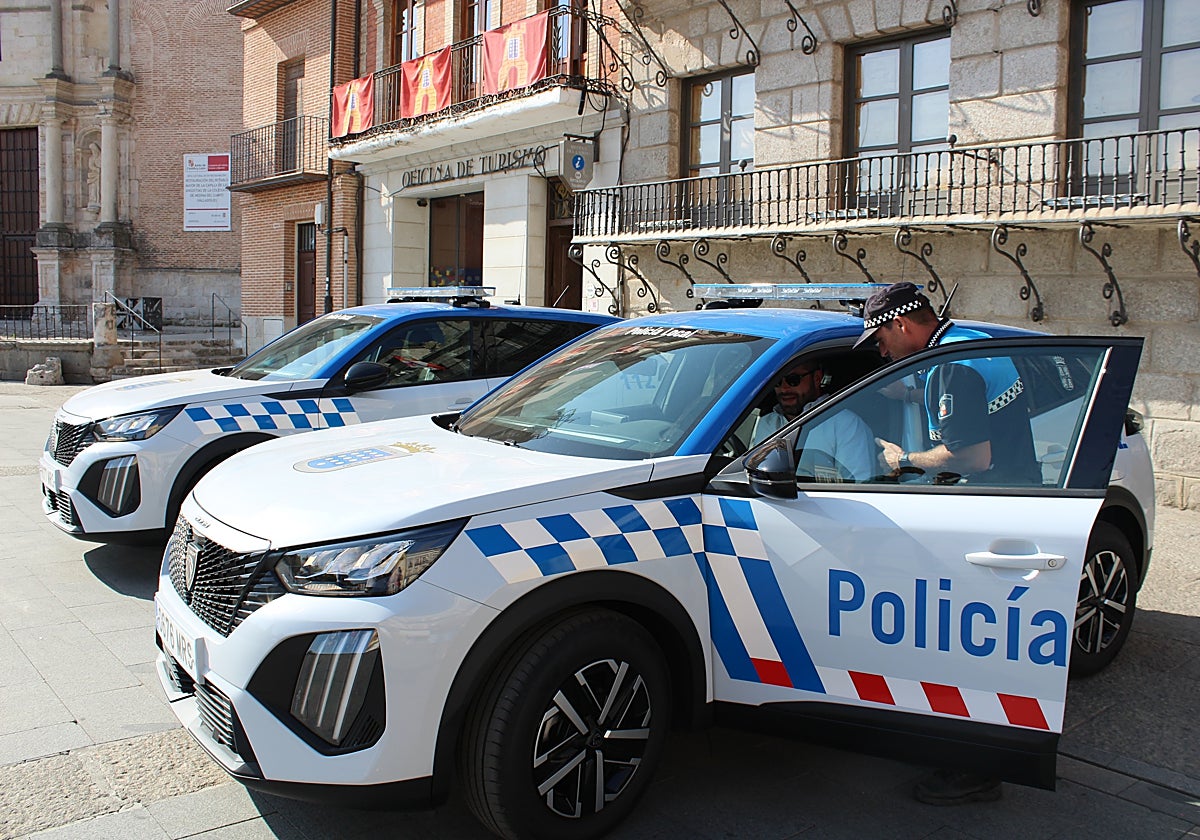 Los dos nuevos Peugeot 2008 que se suman a la flota de vehículos de la Policía Local