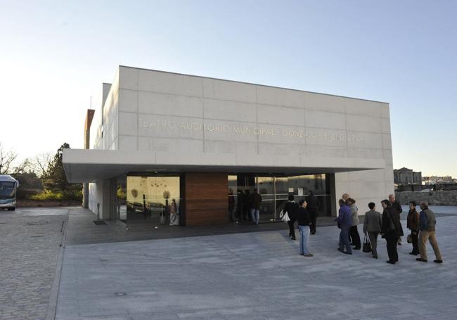 Entrada al Auditorio Menéndez Pidal de El Espinar.