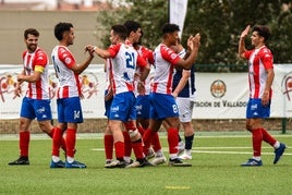 Los jugadores del Tordesillas celebran uno de los goles.