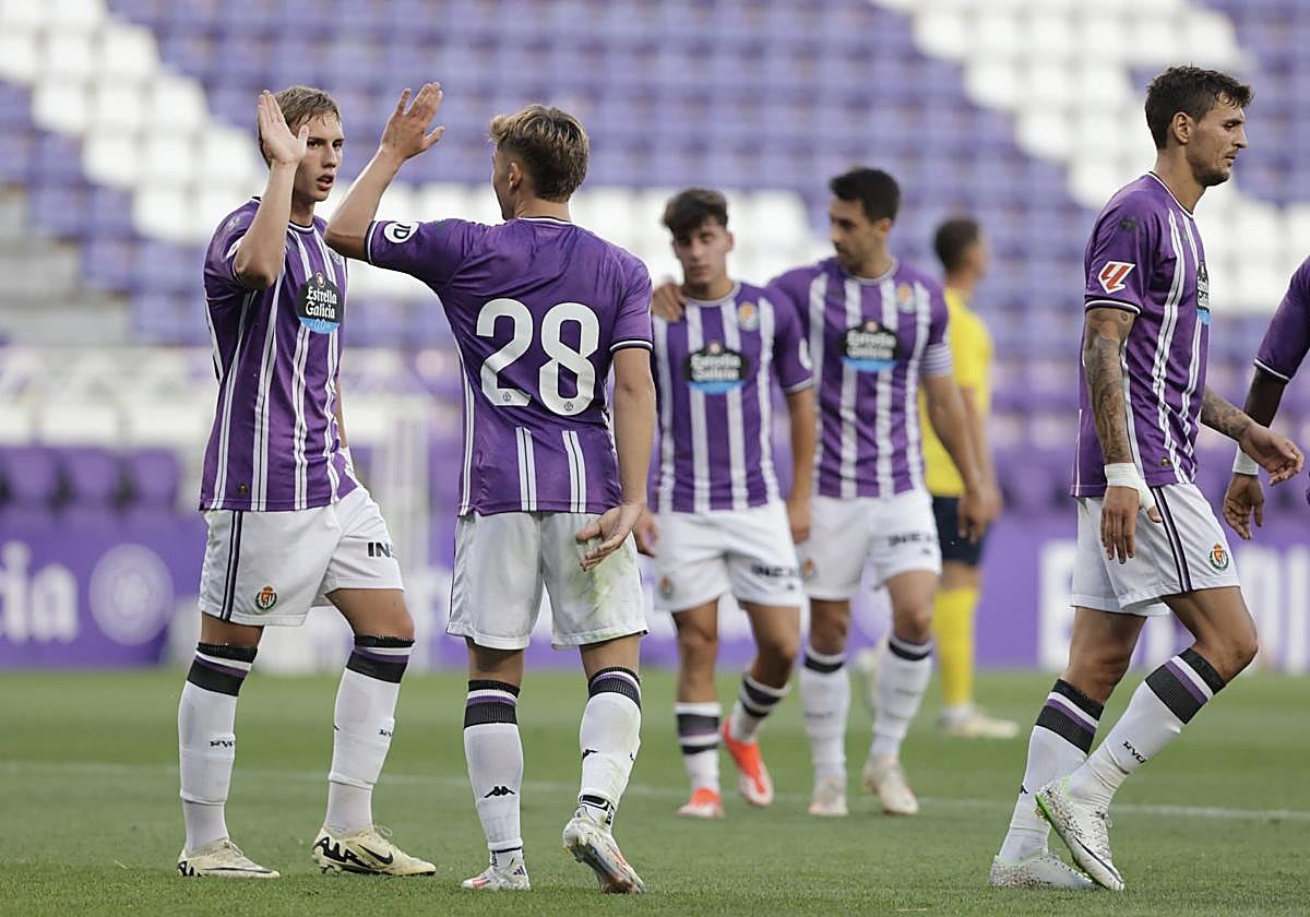 Jugadores del Real Valladolid celebran uno de los goles conseguidos en pretemporada.
