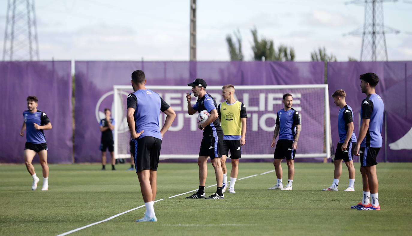 El entrenamiento a puerta abierta del Real Valladolid, en imágenes