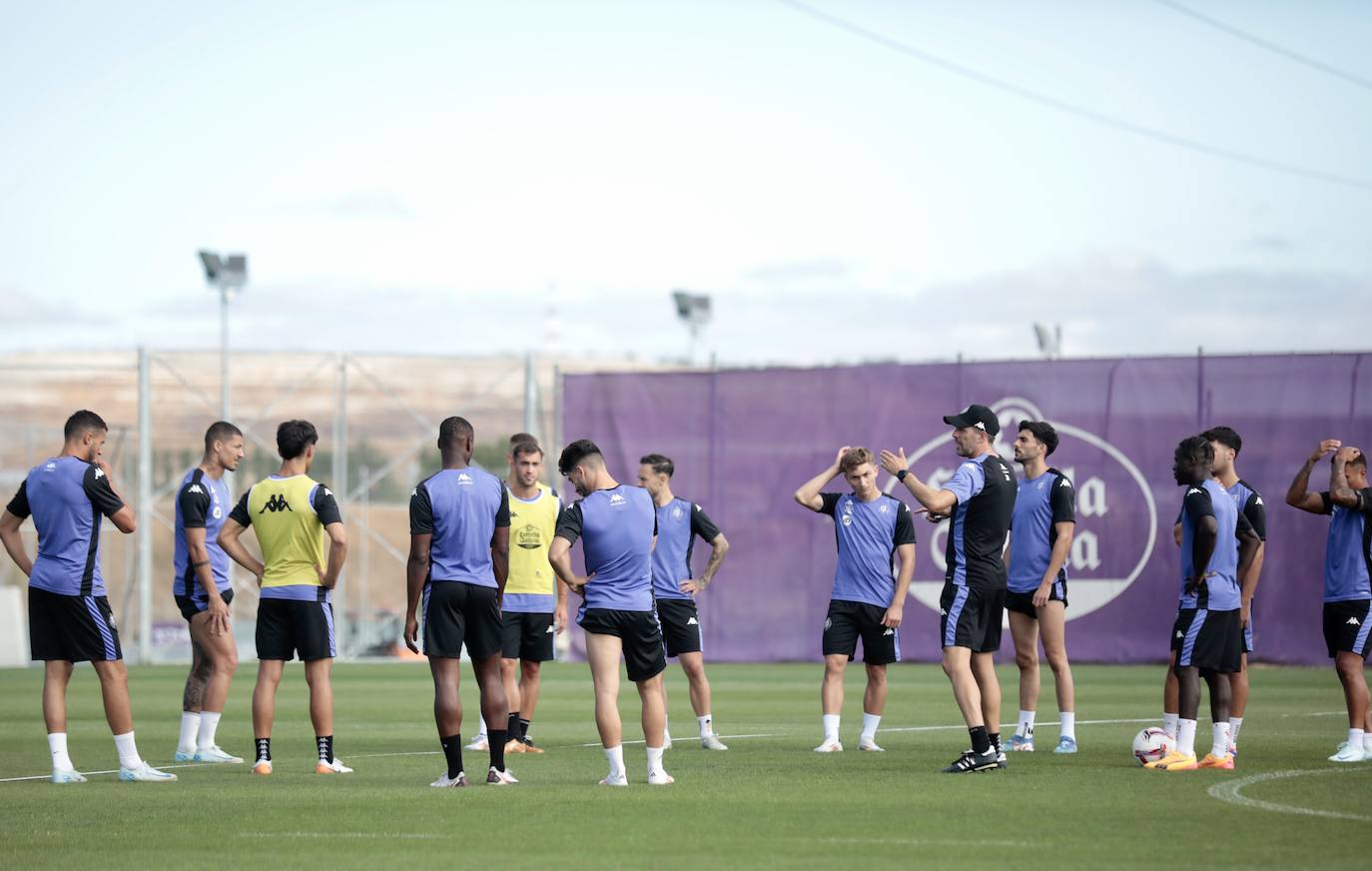 El entrenamiento a puerta abierta del Real Valladolid, en imágenes