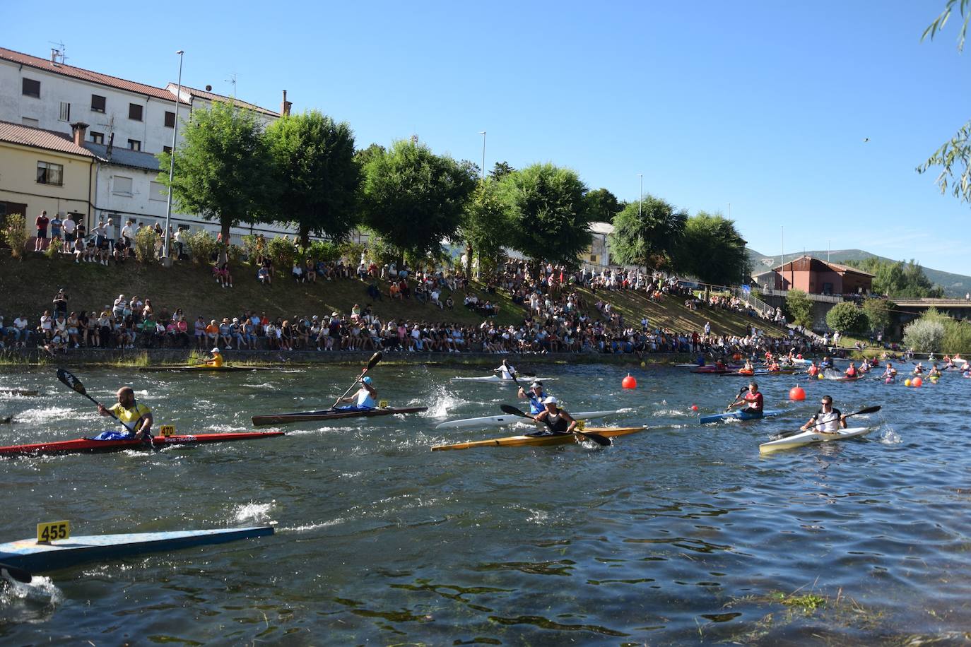 Fiesta de las piraguas en Velilla del Río Carrión