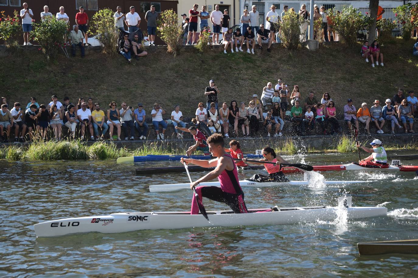 Fiesta de las piraguas en Velilla del Río Carrión