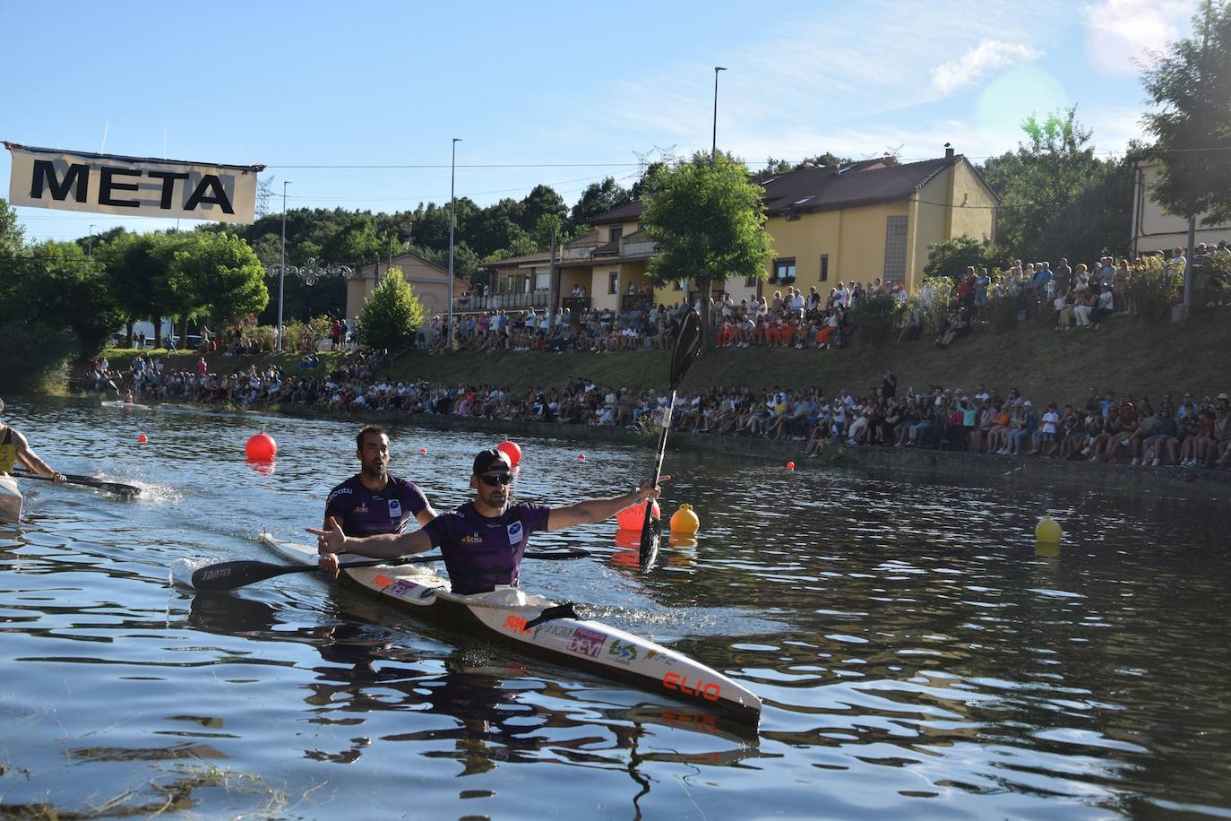 Fiesta de las piraguas en Velilla del Río Carrión