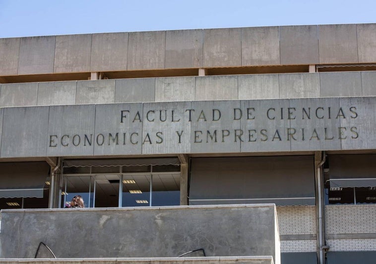 Campus universitario en Sevilla.