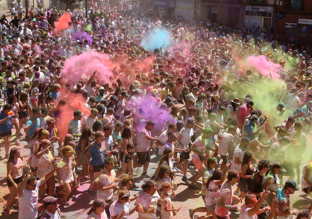 Fotografías del vermú &#039;holi&#039; de Cantalejo