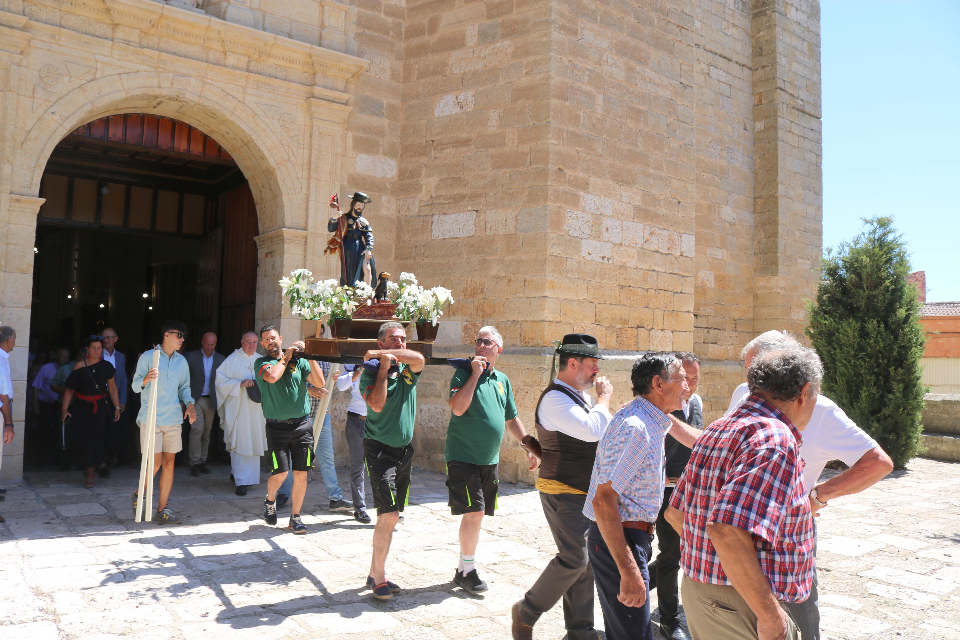 Procesión en honor a San Roque en Torquemada