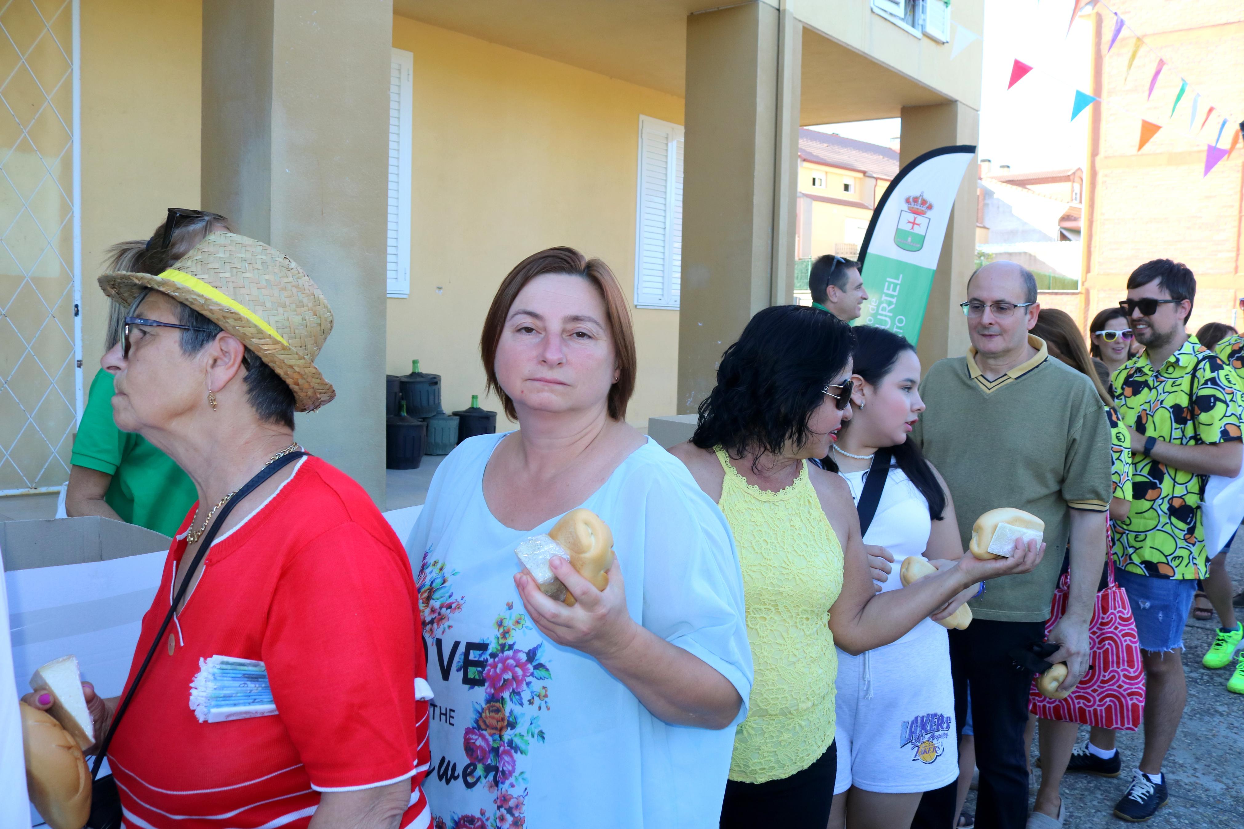 Villamuriel de Cerrato celebra San Roque con pan, queso y vino