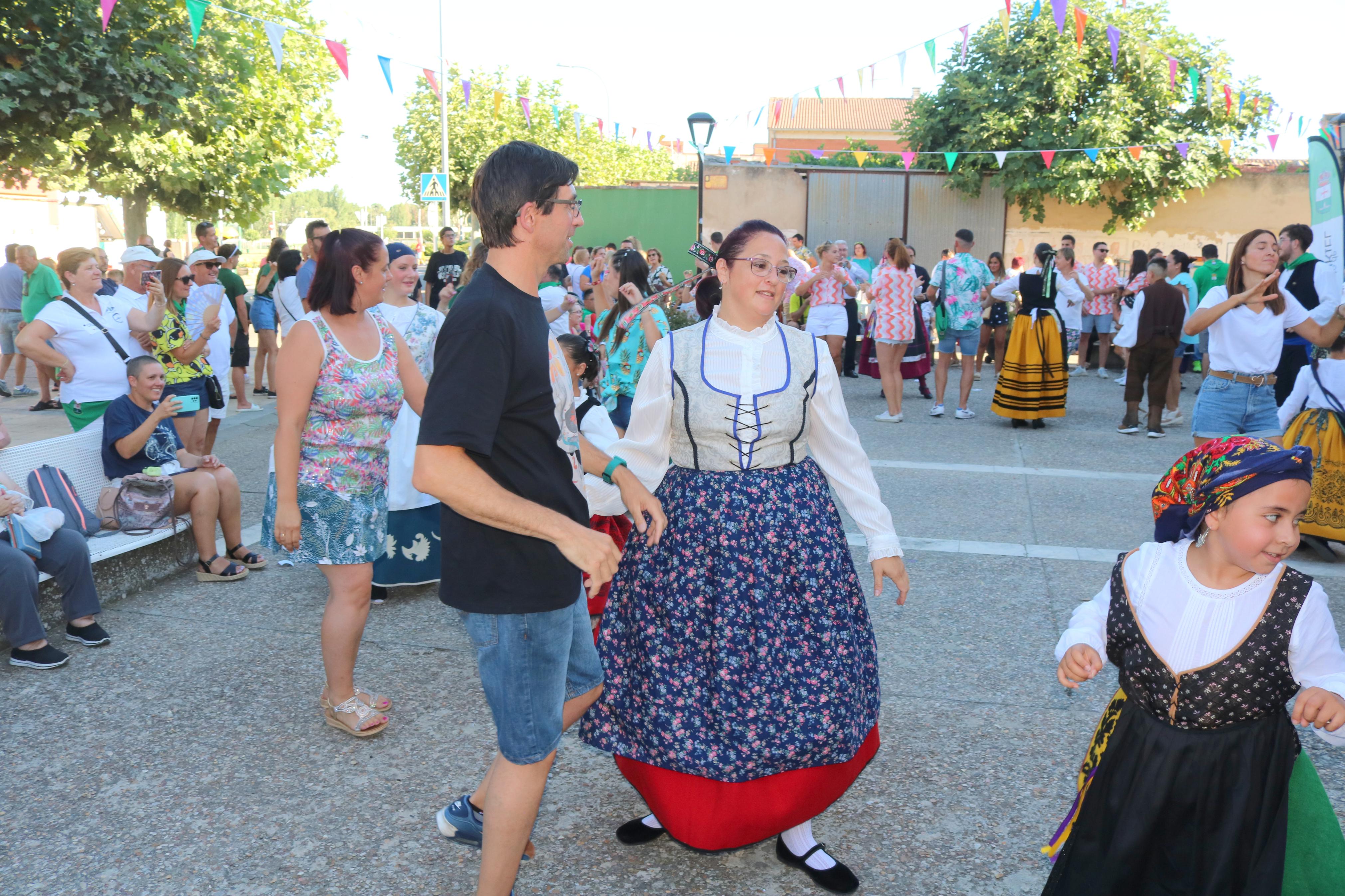 Villamuriel de Cerrato celebra San Roque con pan, queso y vino