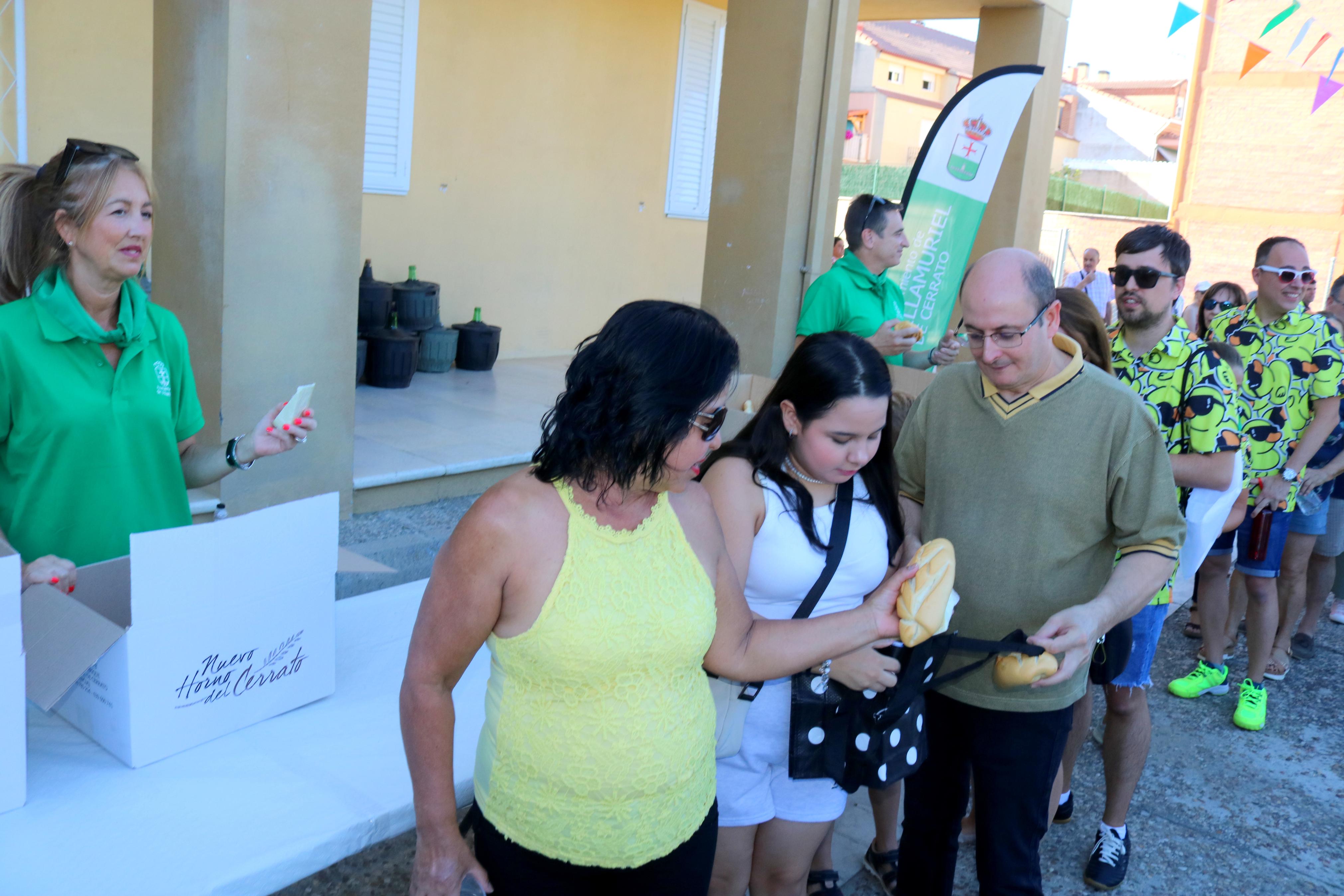 Villamuriel de Cerrato celebra San Roque con pan, queso y vino