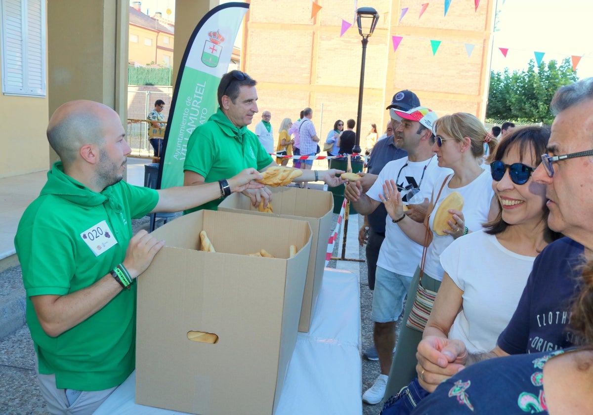 Villamuriel de Cerrato celebra San Roque con pan, queso y vino