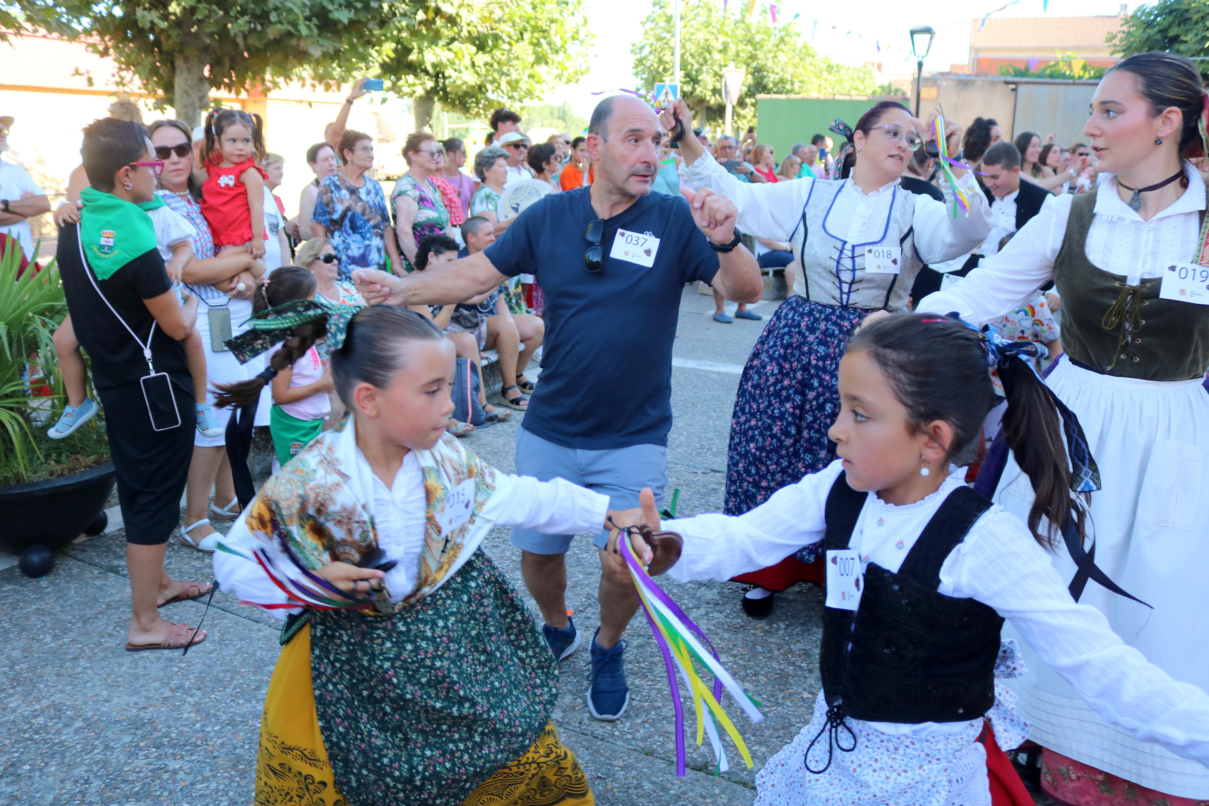 Villamuriel de Cerrato celebra San Roque con pan, queso y vino