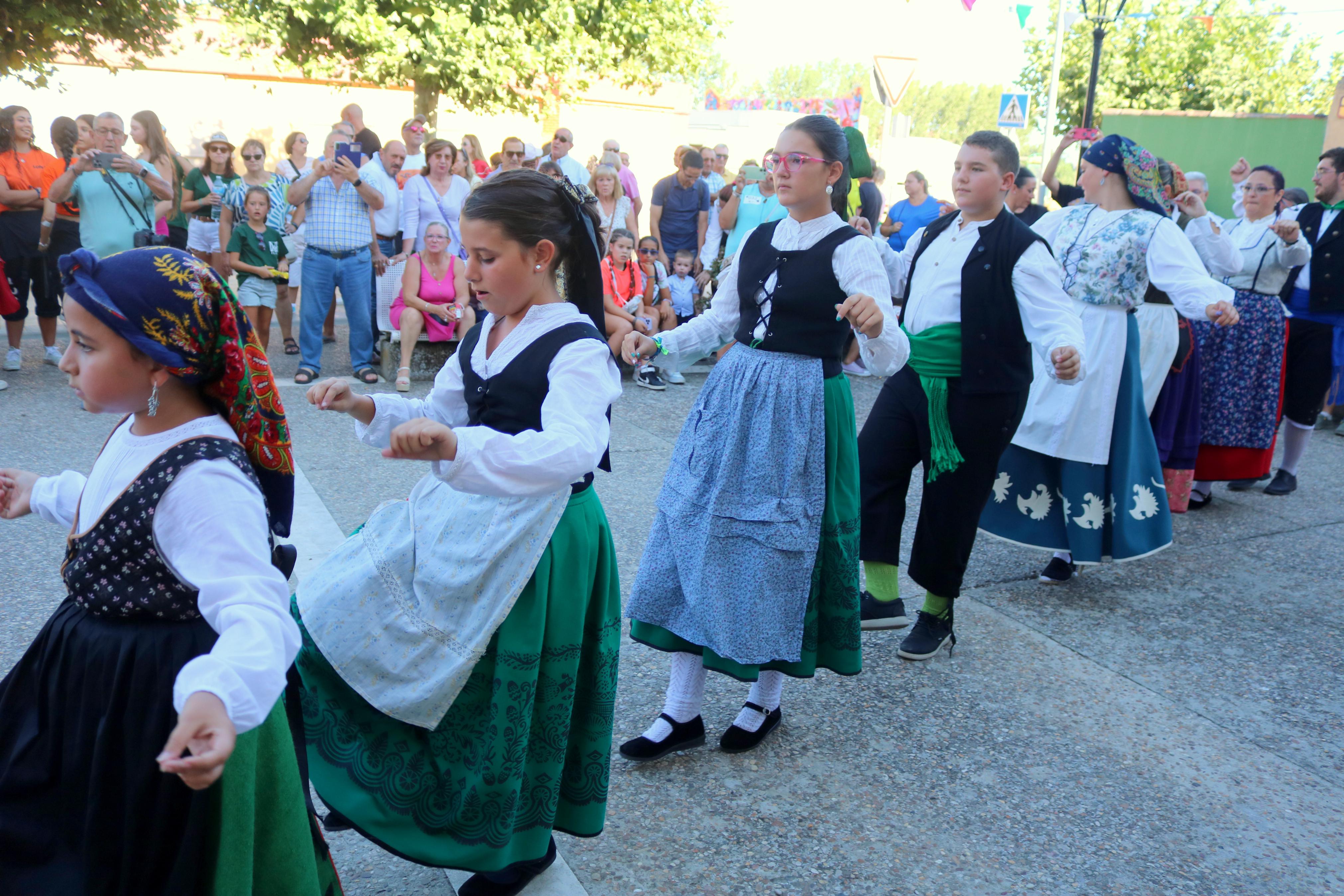 Villamuriel de Cerrato celebra San Roque con pan, queso y vino