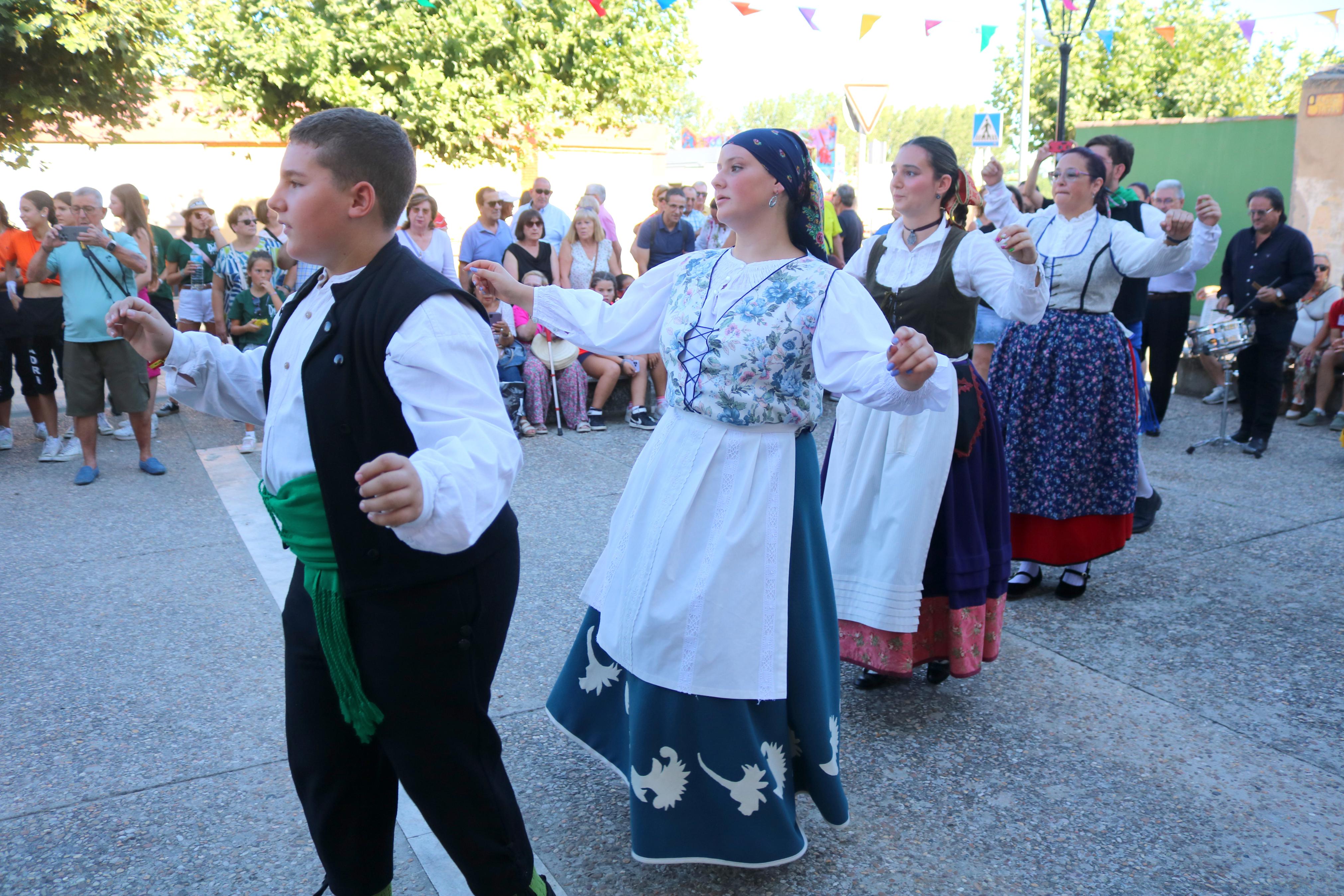 Villamuriel de Cerrato celebra San Roque con pan, queso y vino