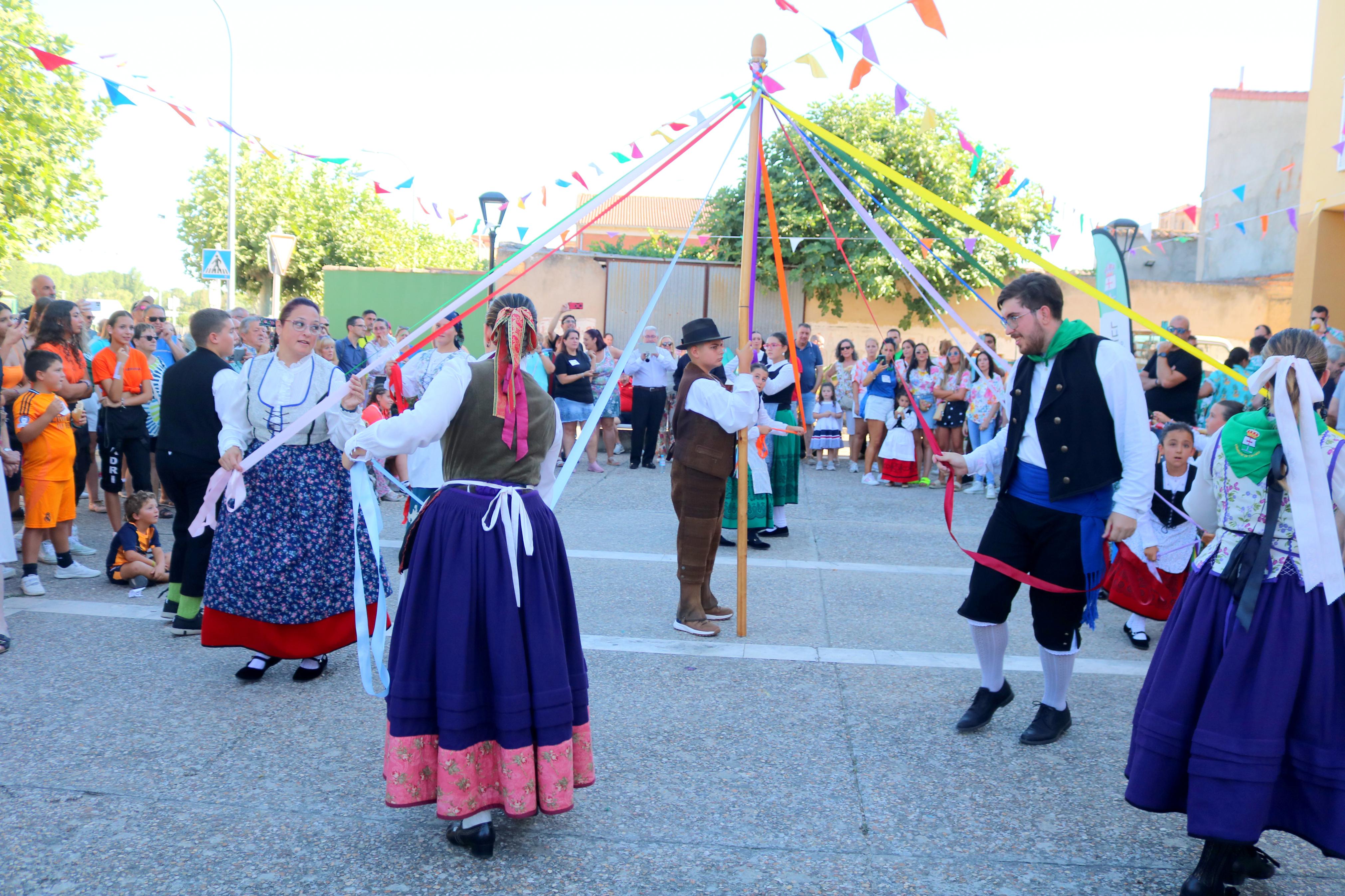 Villamuriel de Cerrato celebra San Roque con pan, queso y vino