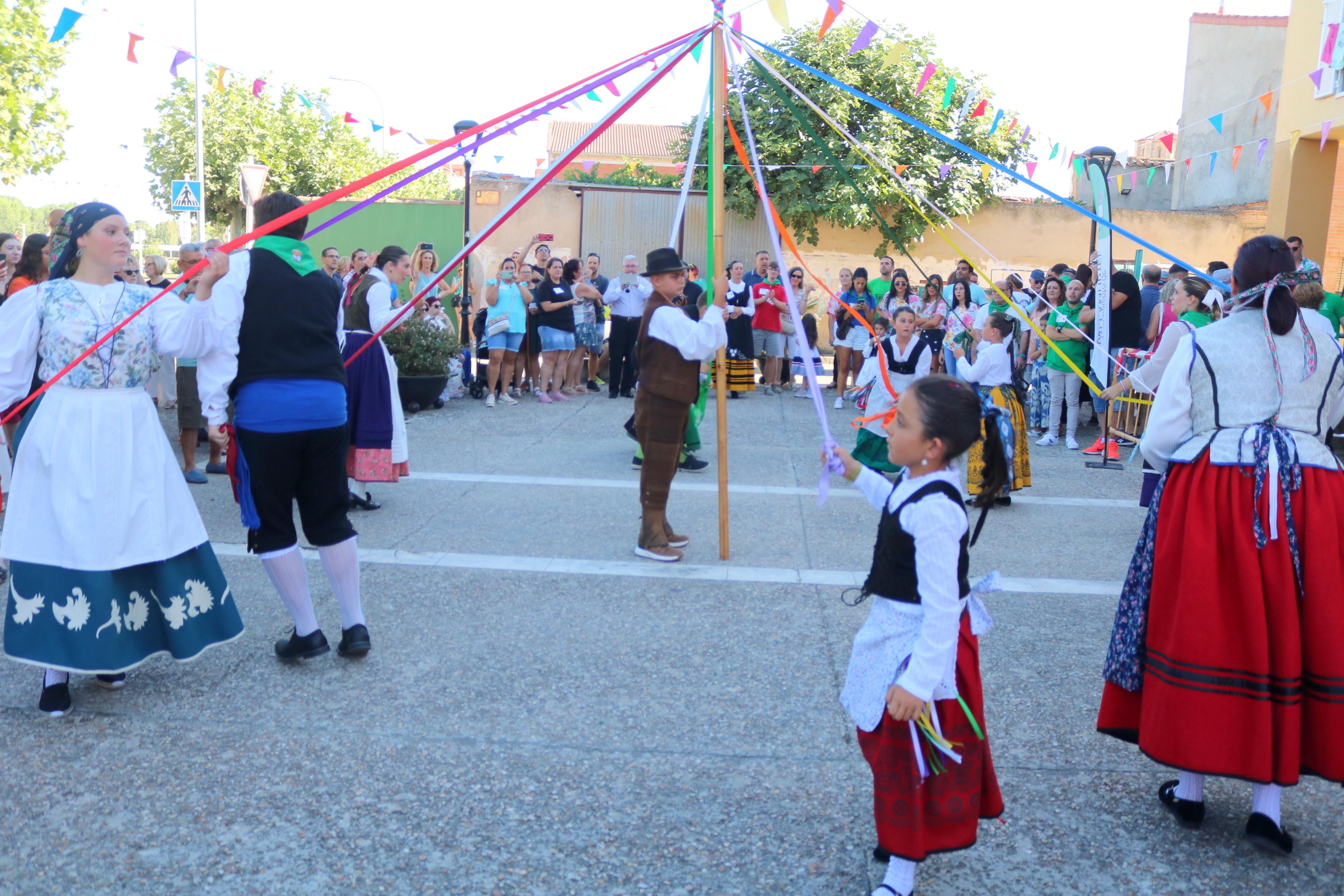 Villamuriel de Cerrato celebra San Roque con pan, queso y vino