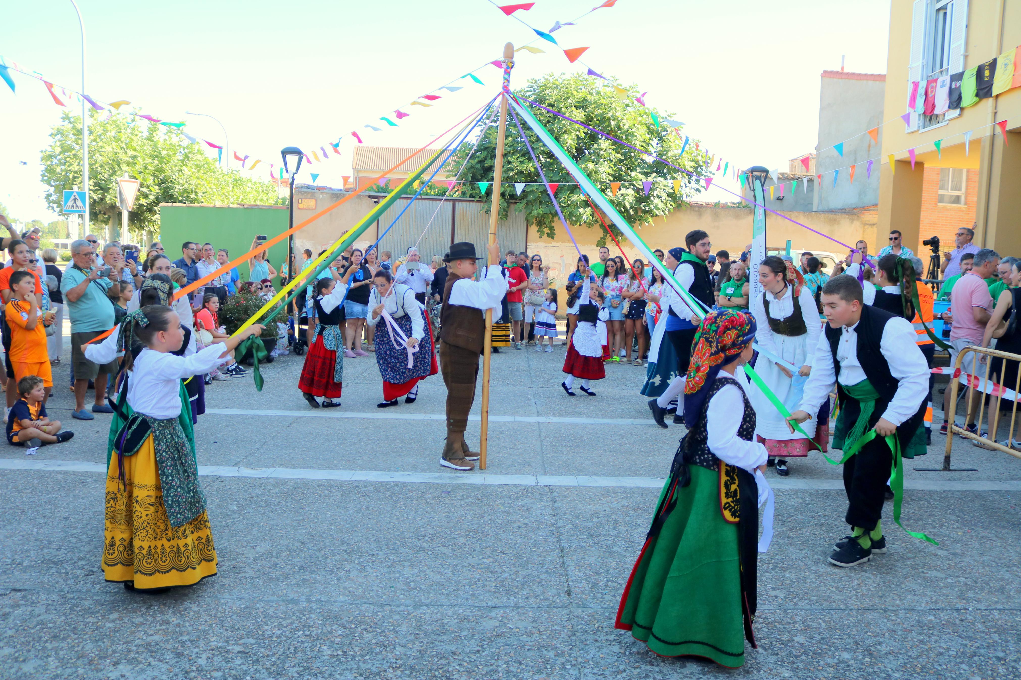 Villamuriel de Cerrato celebra San Roque con pan, queso y vino