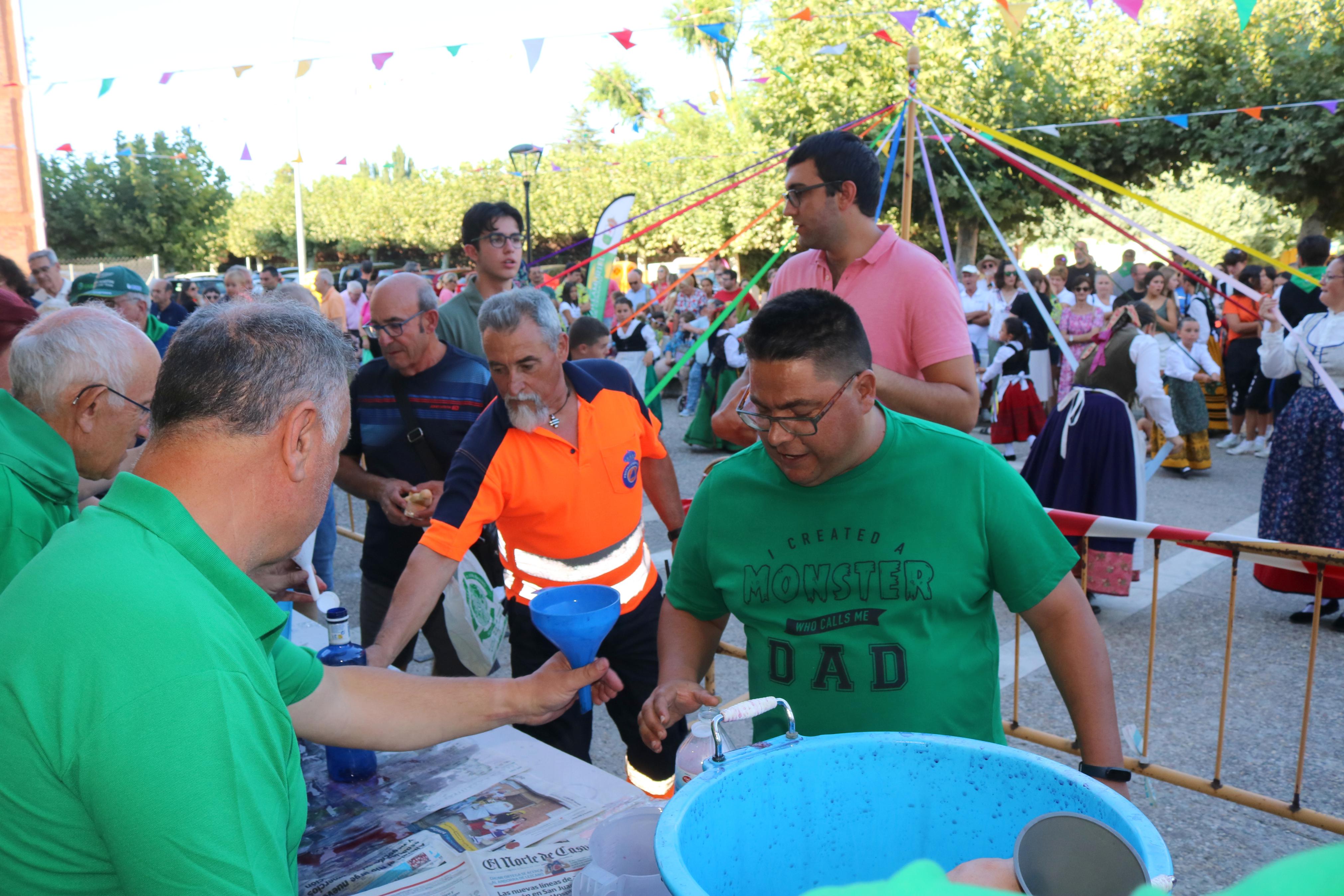 Villamuriel de Cerrato celebra San Roque con pan, queso y vino