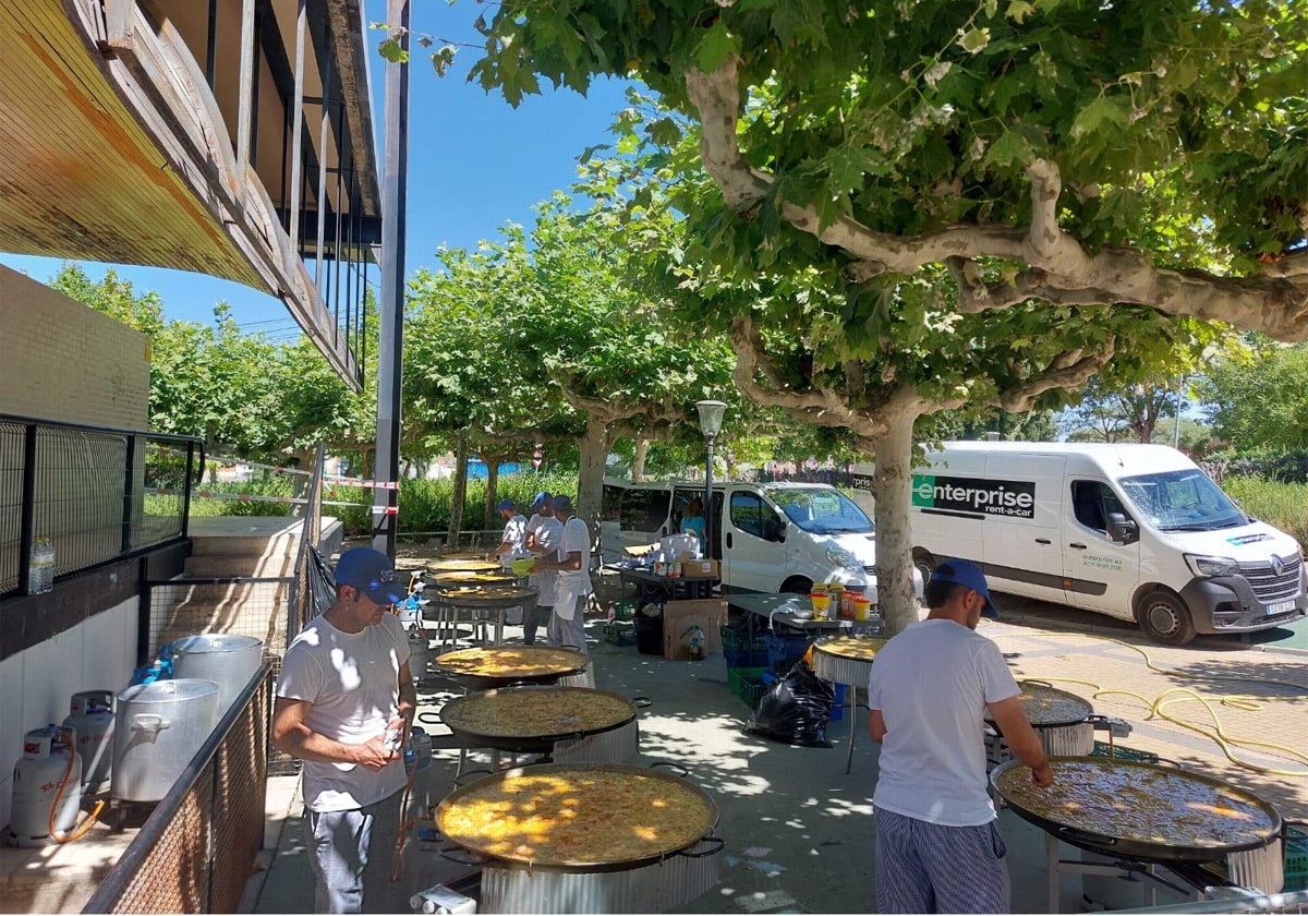 Paellas preparadas en el Parque El Bailadero