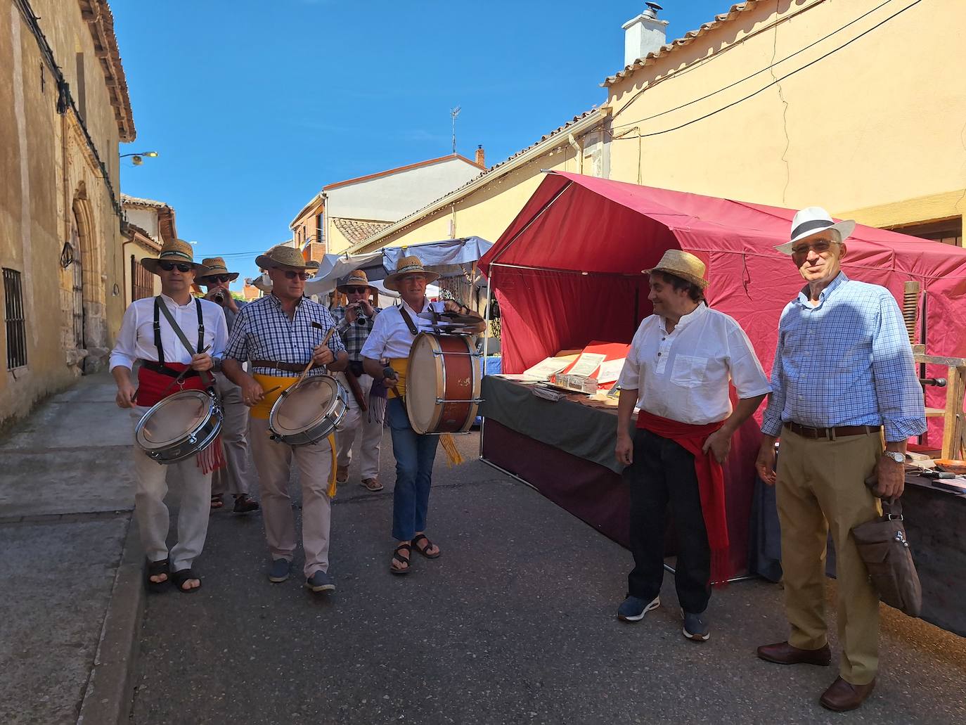 El XXIV mercado artesanal de Tordehumos en imágenes