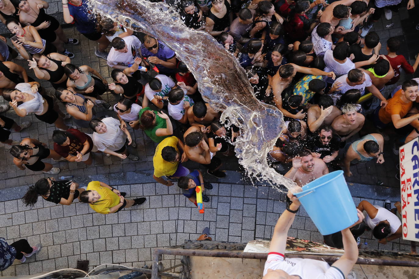 Peñafiel disfruta y baila con otro chúndara