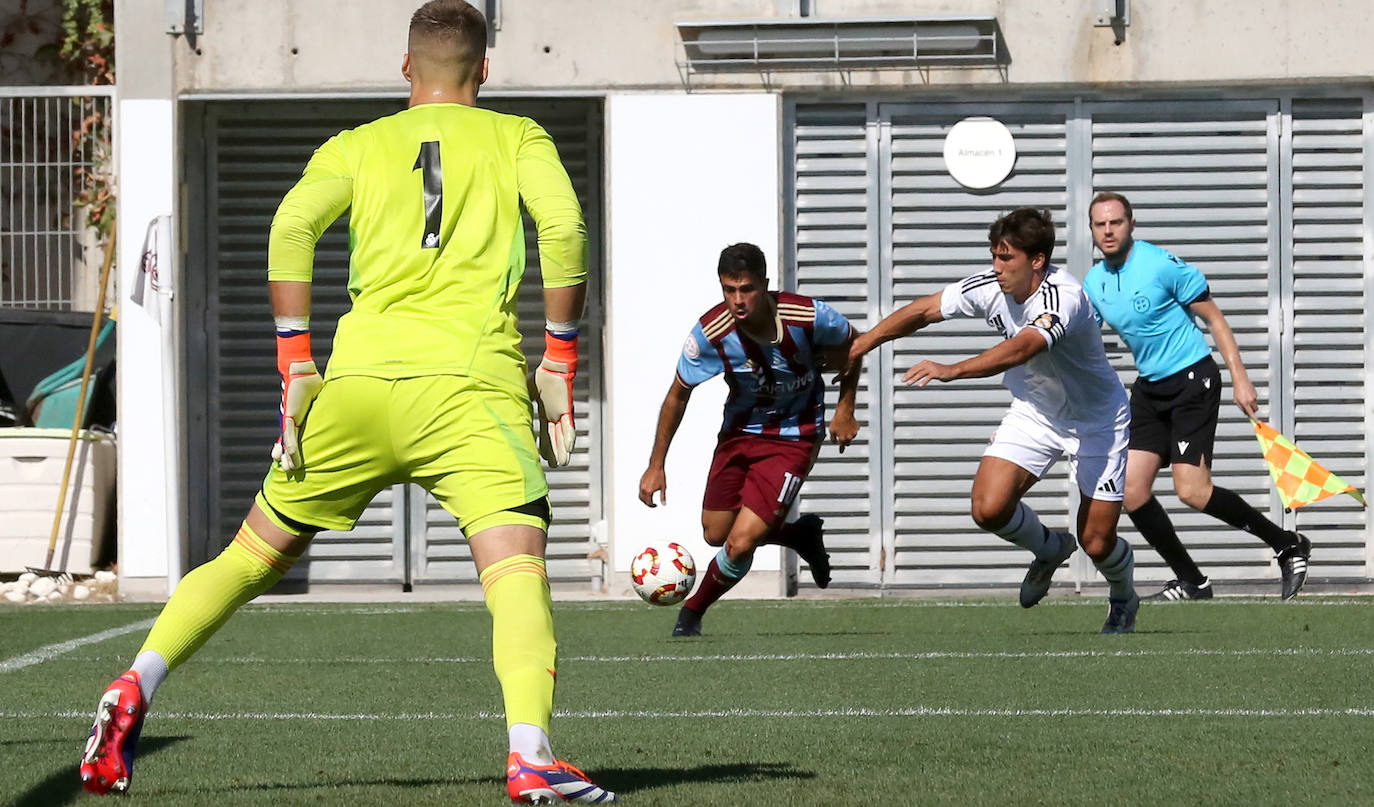 Fotos del partido entre el Castilla y la Segoviana