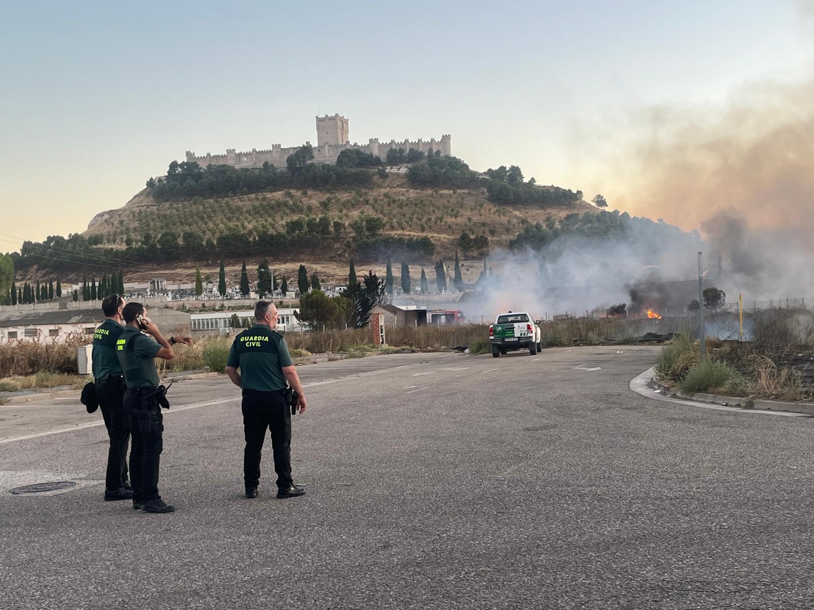 Las imágenes del incendio en las afueras de Peñafiel