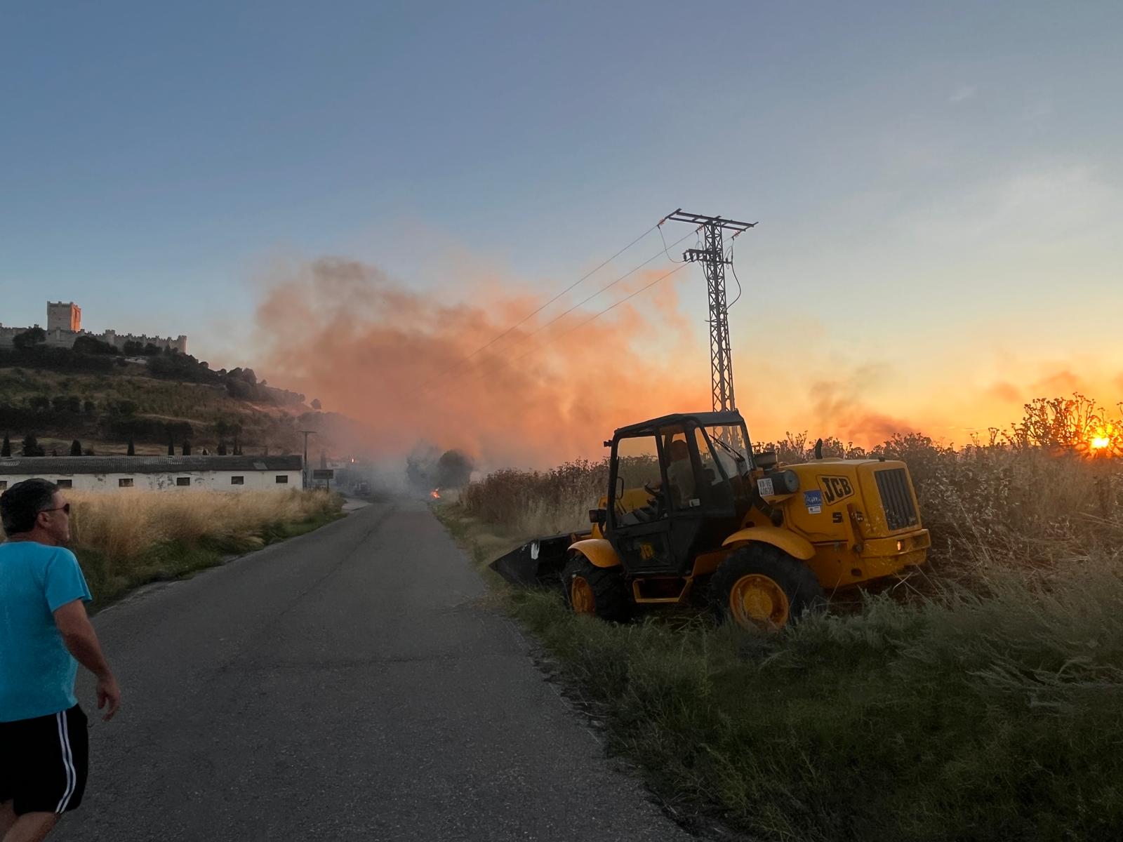 Las imágenes del incendio en las afueras de Peñafiel