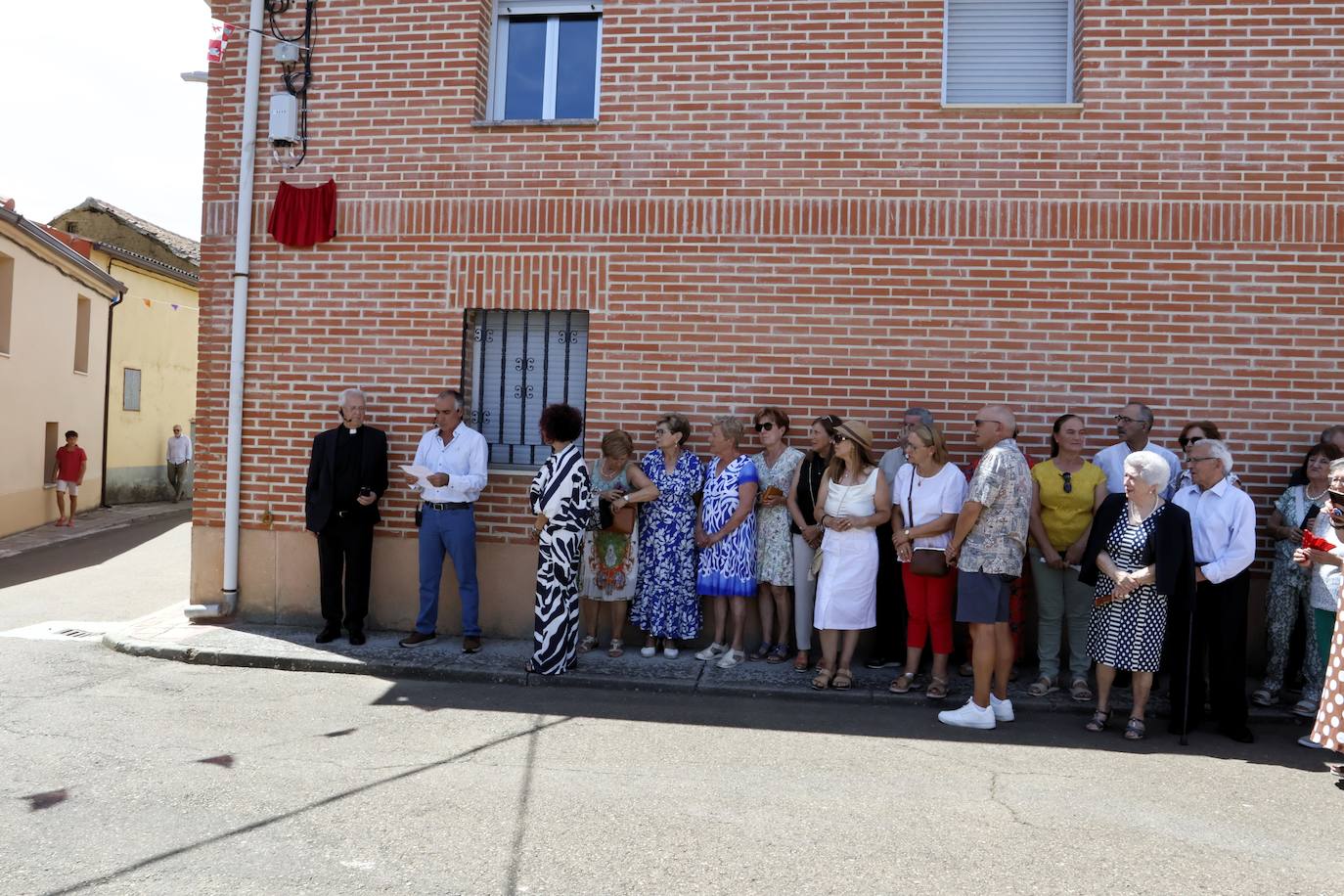 Una calle para el sacerdote que creó una parroquia virtual
