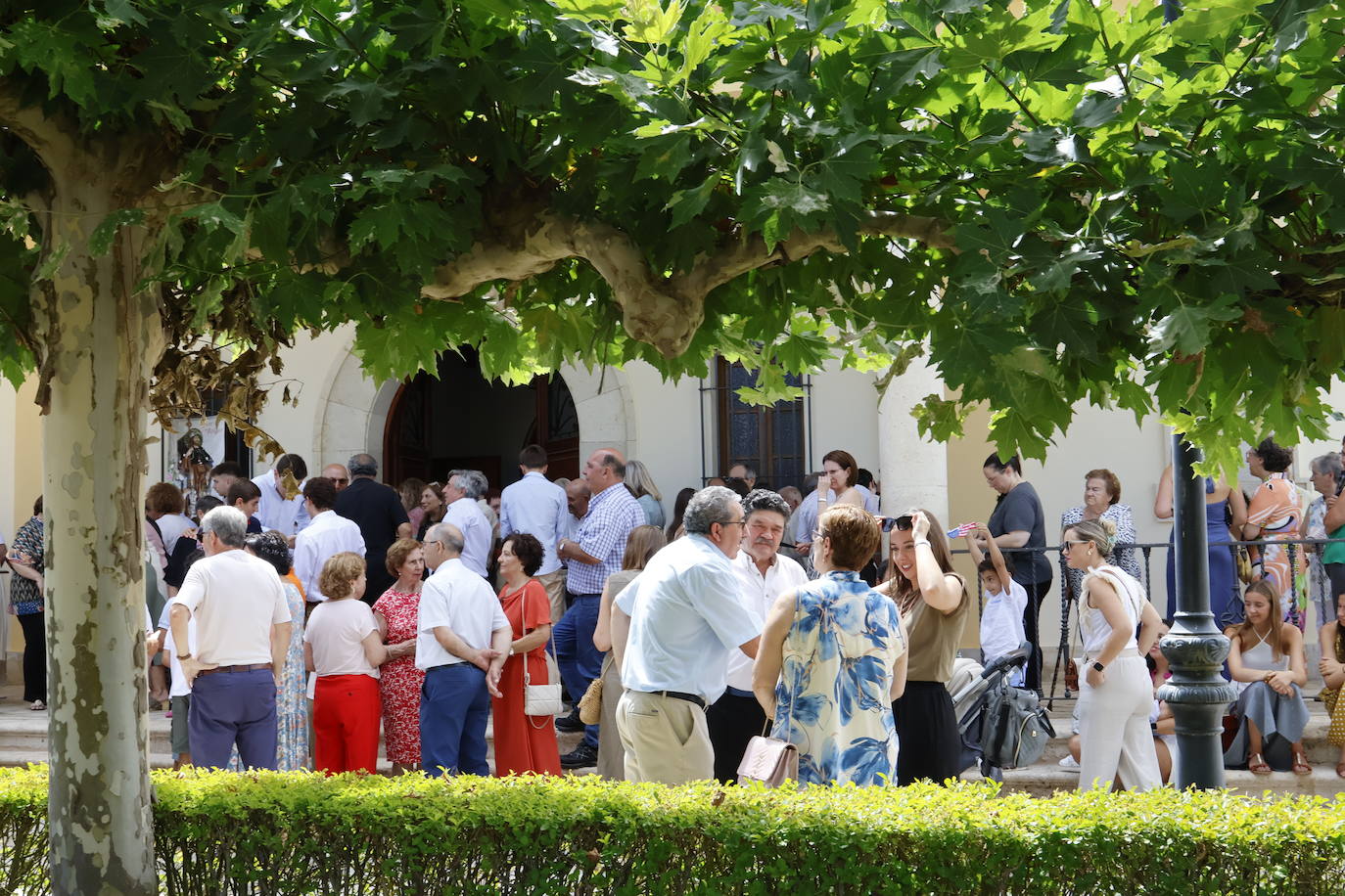 Una calle para el sacerdote que creó una parroquia virtual