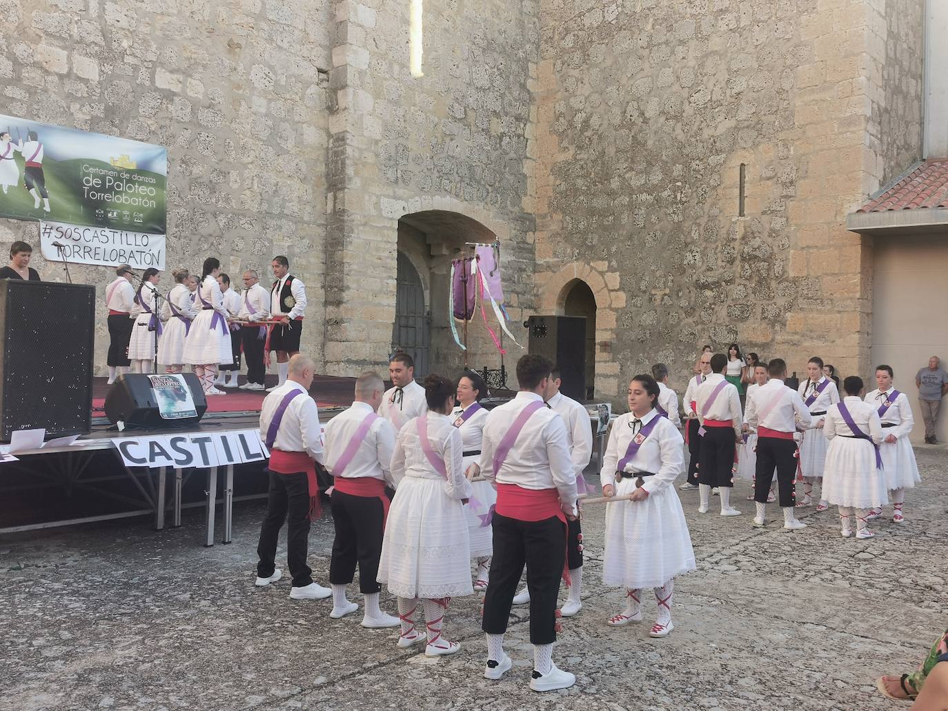 Torrelobatón exhibe su mejor paloteo