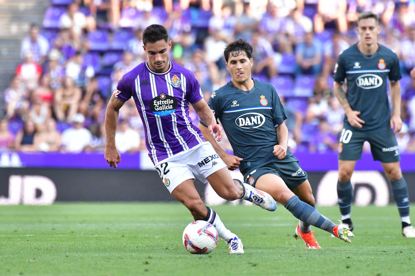 La victoria del Real Valladolid en su regreso a Primera, en imágenes