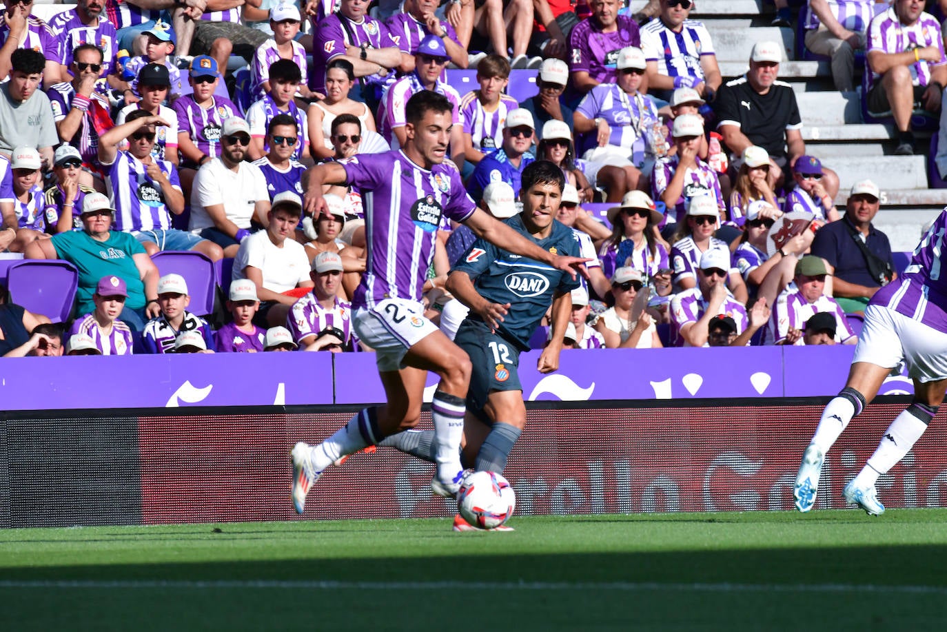 La victoria del Real Valladolid en su regreso a Primera, en imágenes