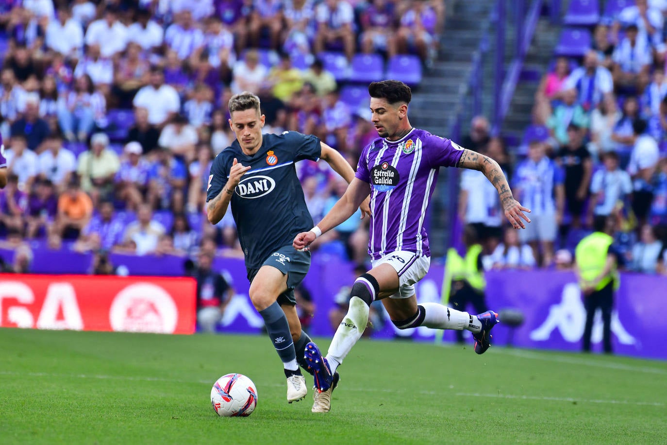 La victoria del Real Valladolid en su regreso a Primera, en imágenes