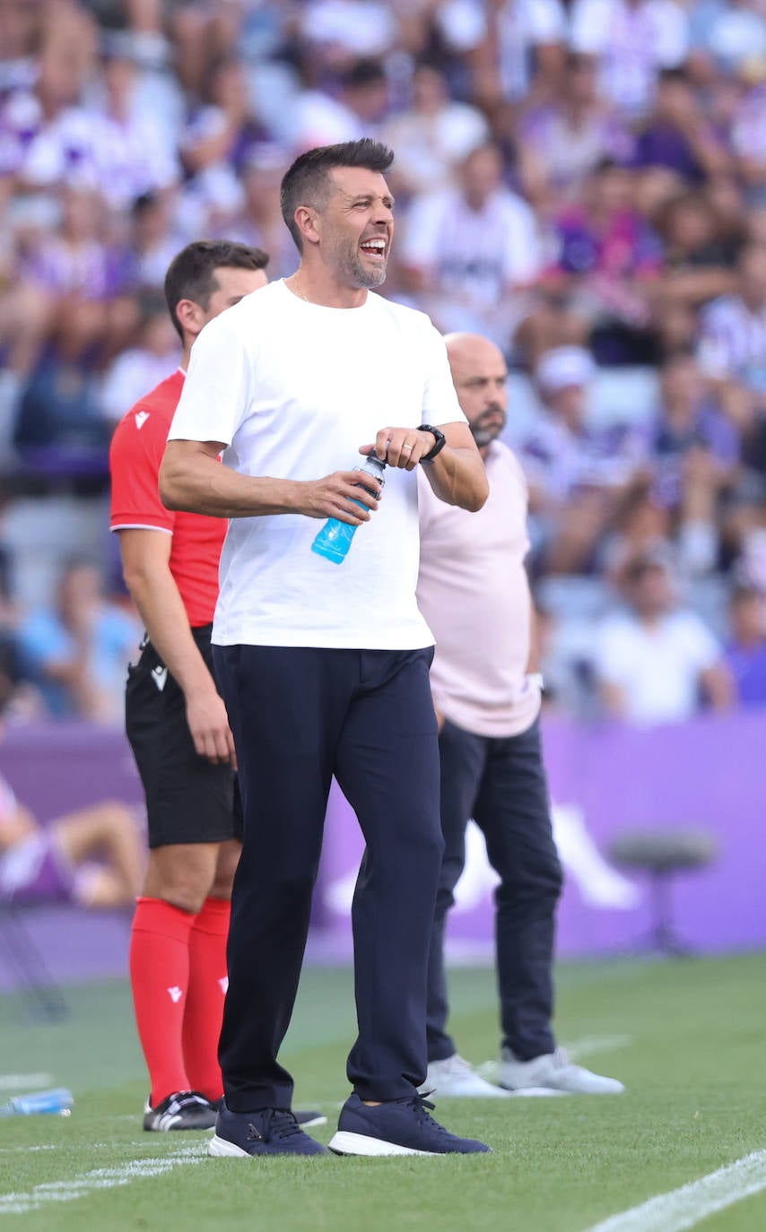 La victoria del Real Valladolid en su regreso a Primera, en imágenes