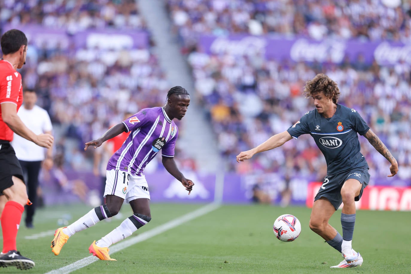 La victoria del Real Valladolid en su regreso a Primera, en imágenes