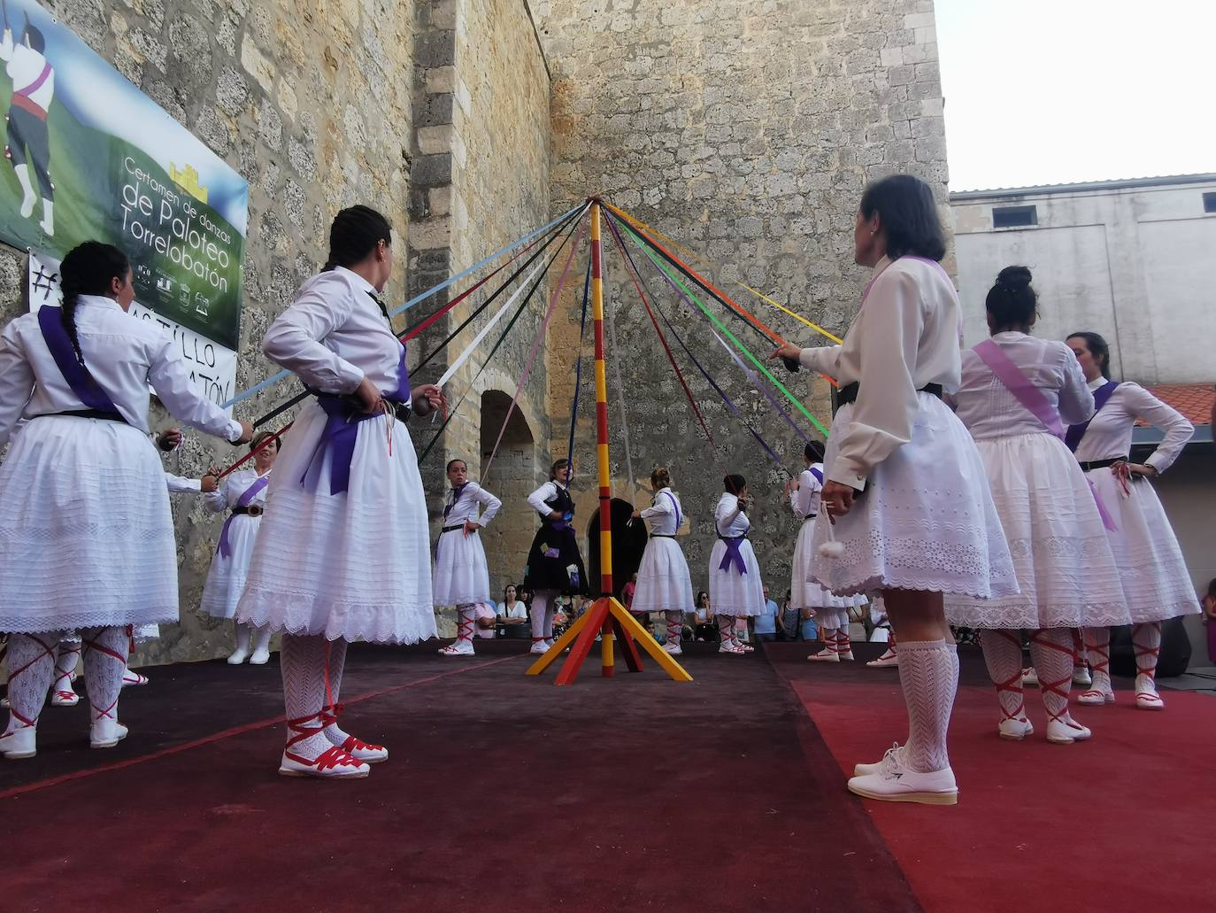 Torrelobatón exhibe su mejor paloteo