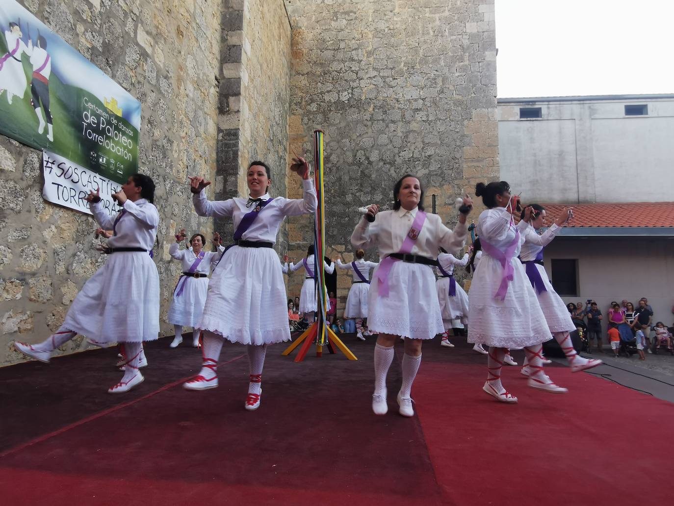 Torrelobatón exhibe su mejor paloteo