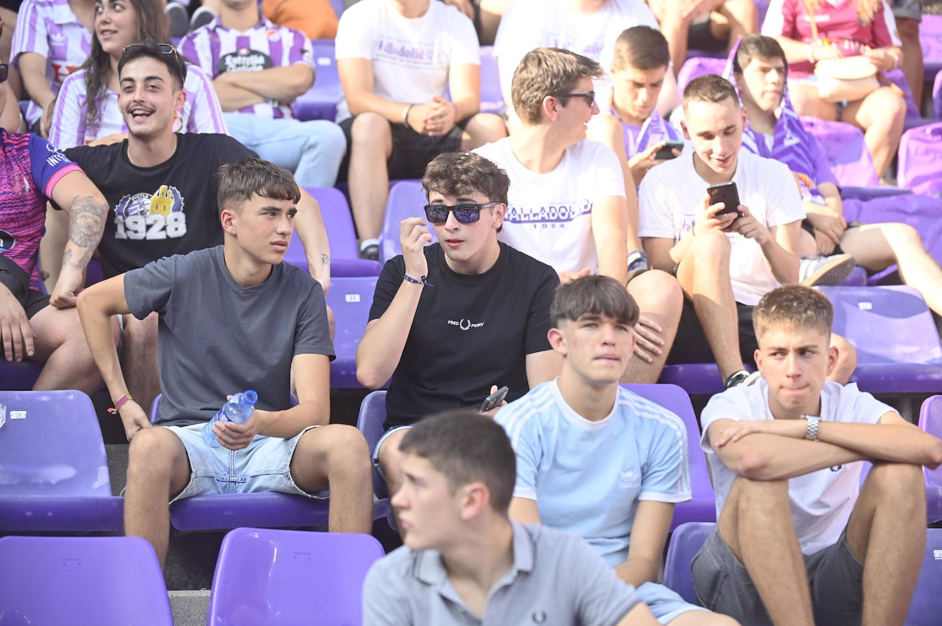 Búscate en la grada del estadio José Zorrilla (2/4)