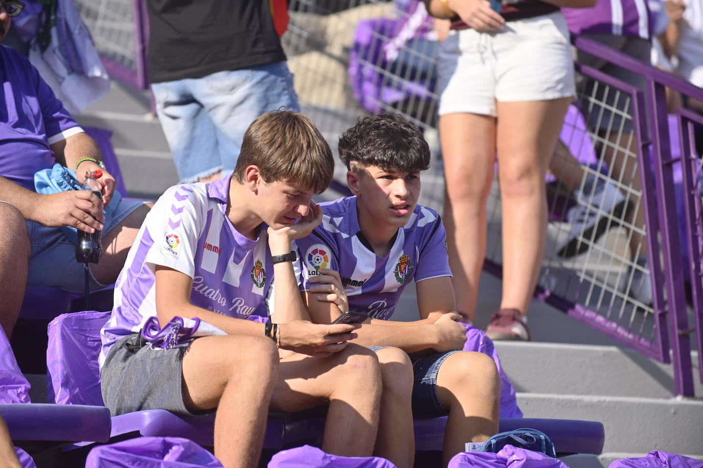 Búscate en la grada del estadio José Zorrilla (2/4)