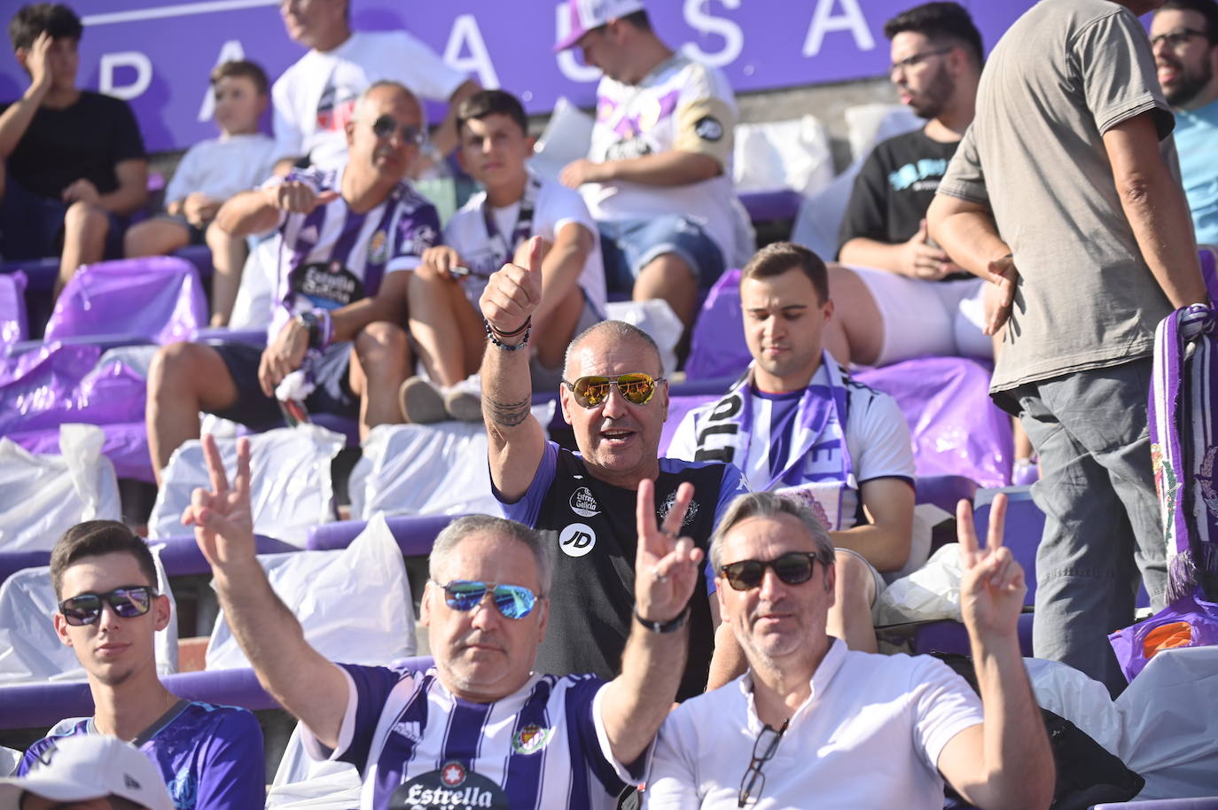 Búscate en la grada del estadio José Zorrilla (2/4)