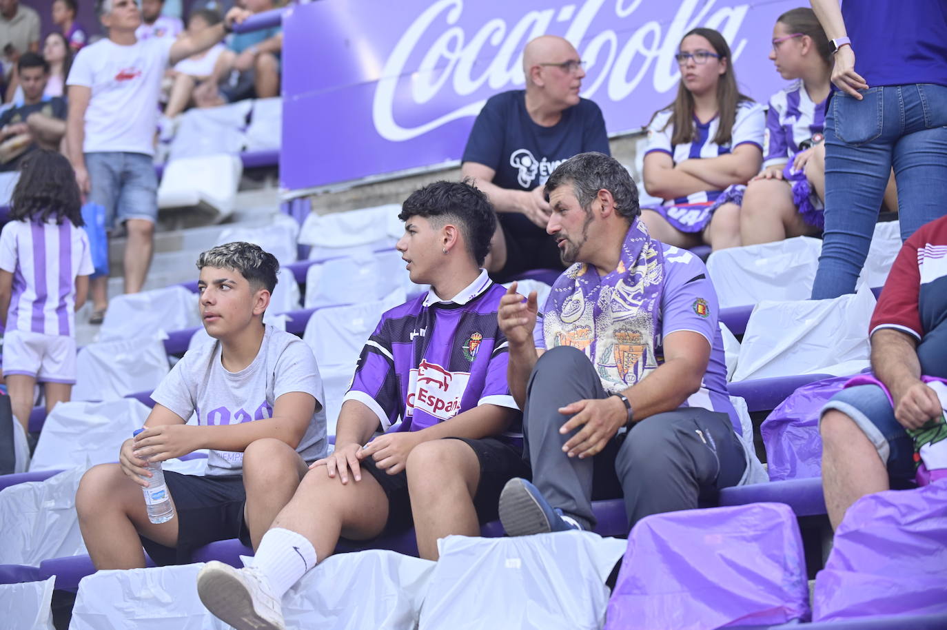 Búscate en la grada del estadio José Zorrilla (2/4)