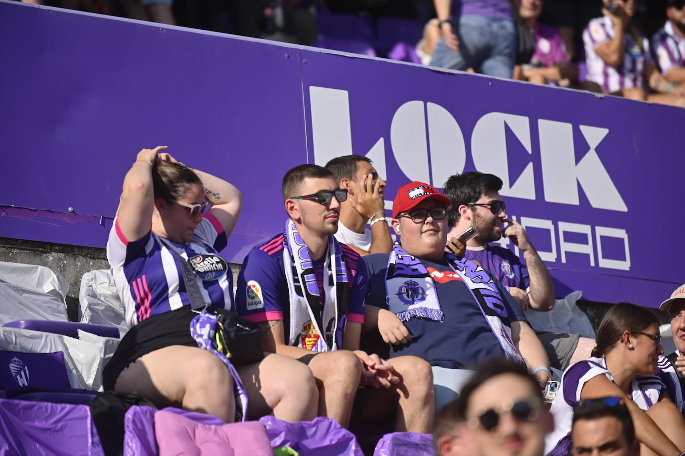 Búscate en la grada del estadio José Zorrilla (1/4)